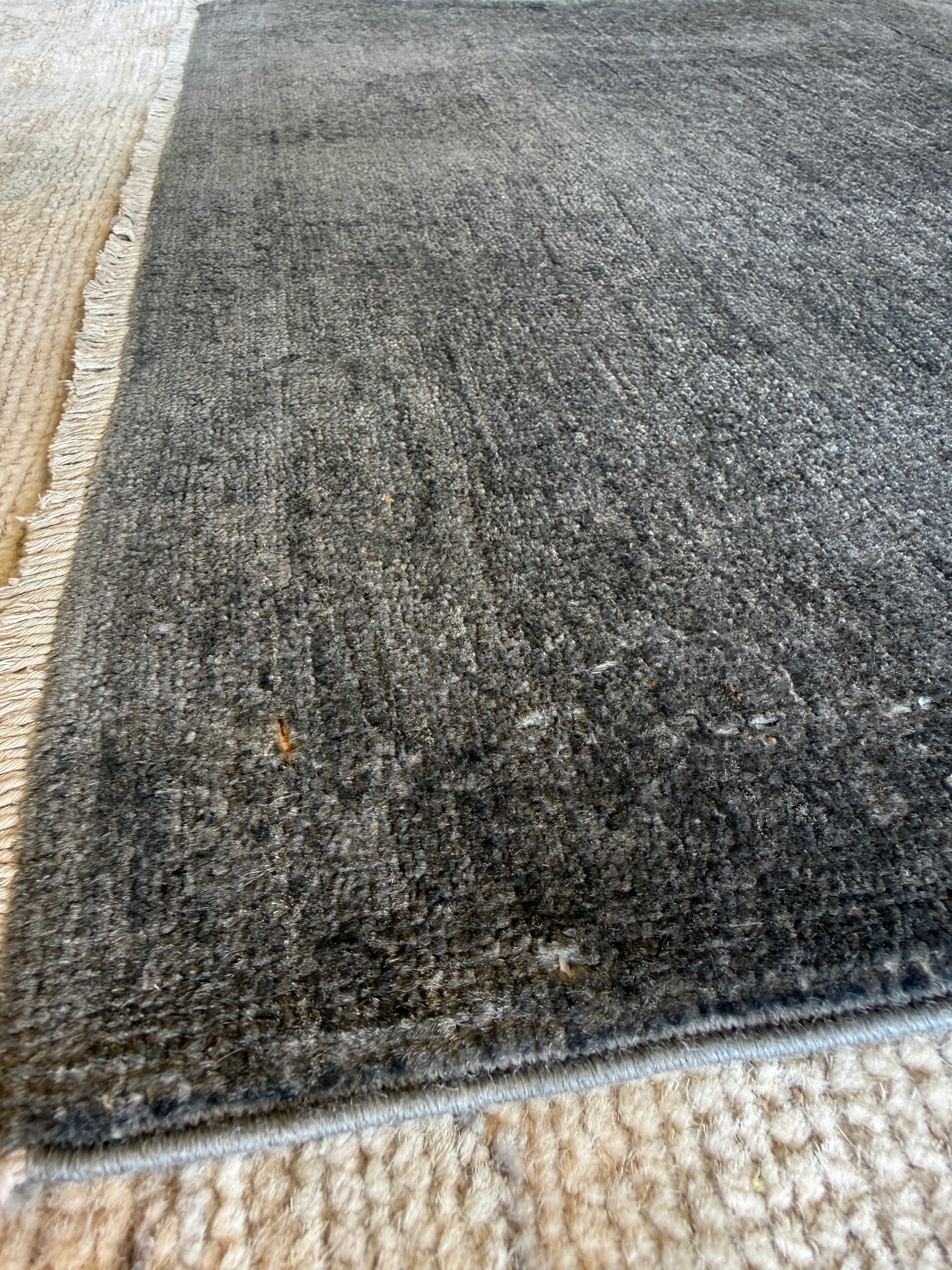 Nicole Mosteller 2.9x4.1 Grey Hand-Knotted Farhan Rug