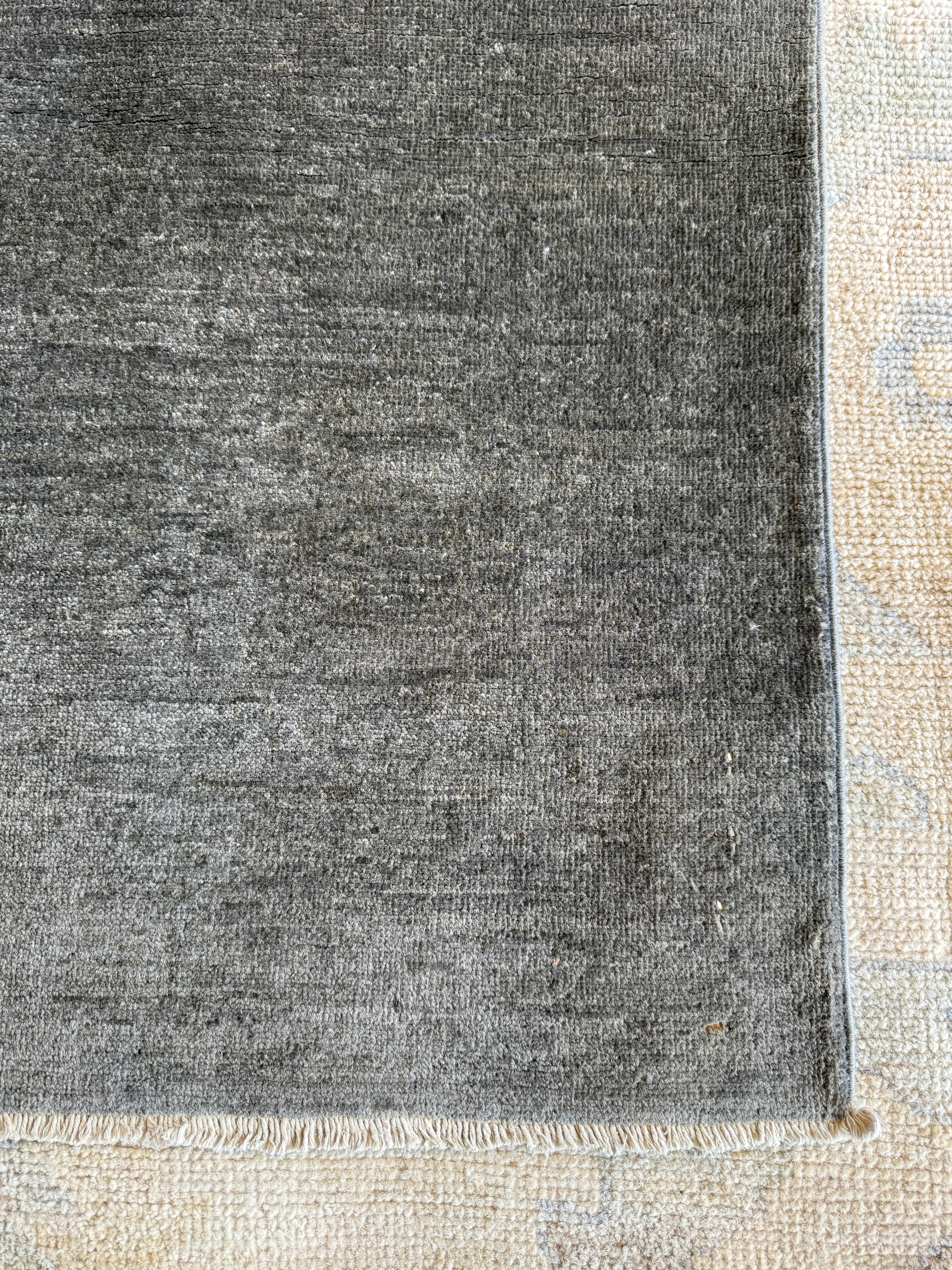 Nicole Mosteller 2.9x4.1 Grey Hand-Knotted Farhan Rug