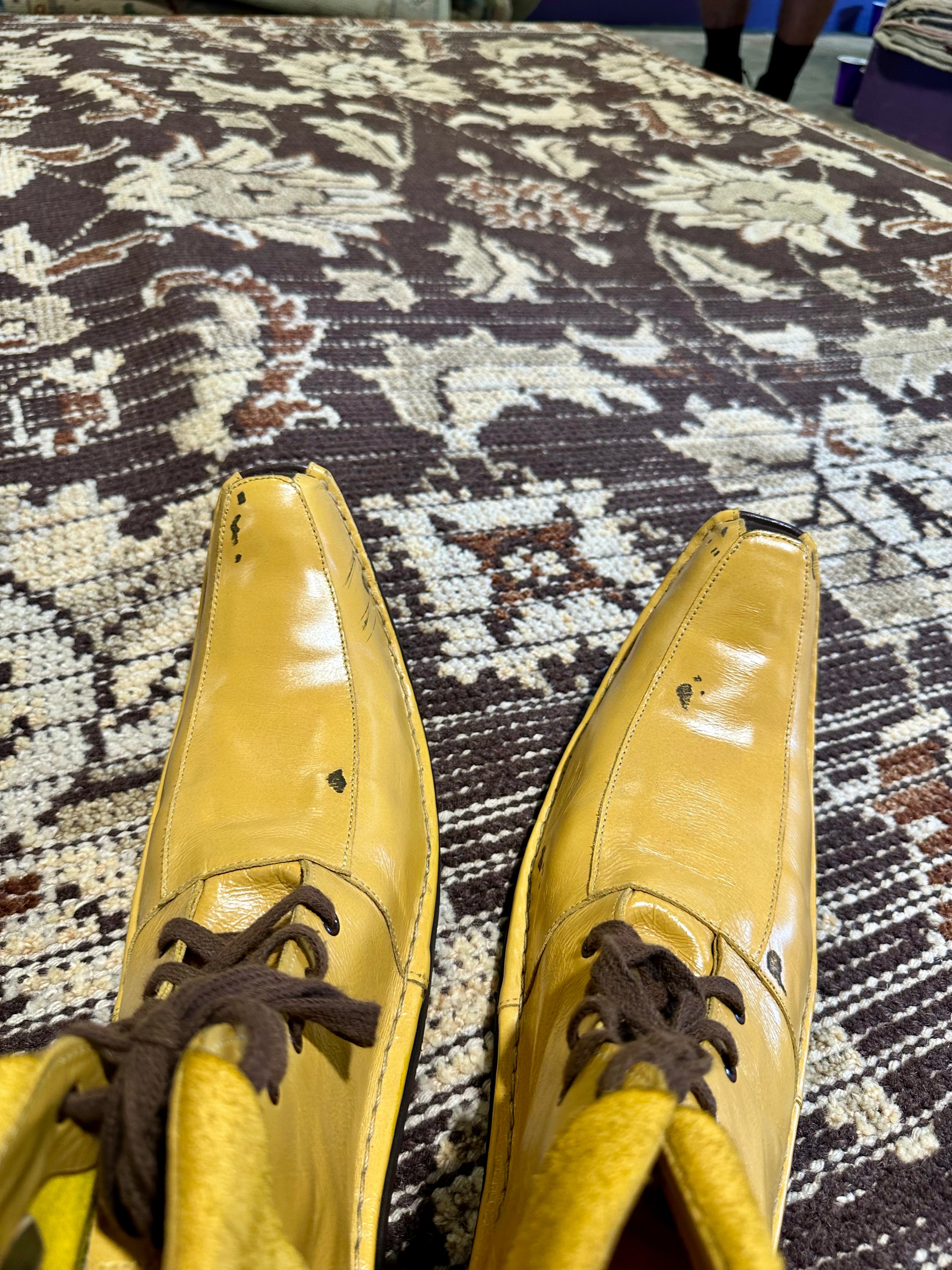 Maggie Wheeler 5.3x8 Hand-Knotted Brown Mix Floral