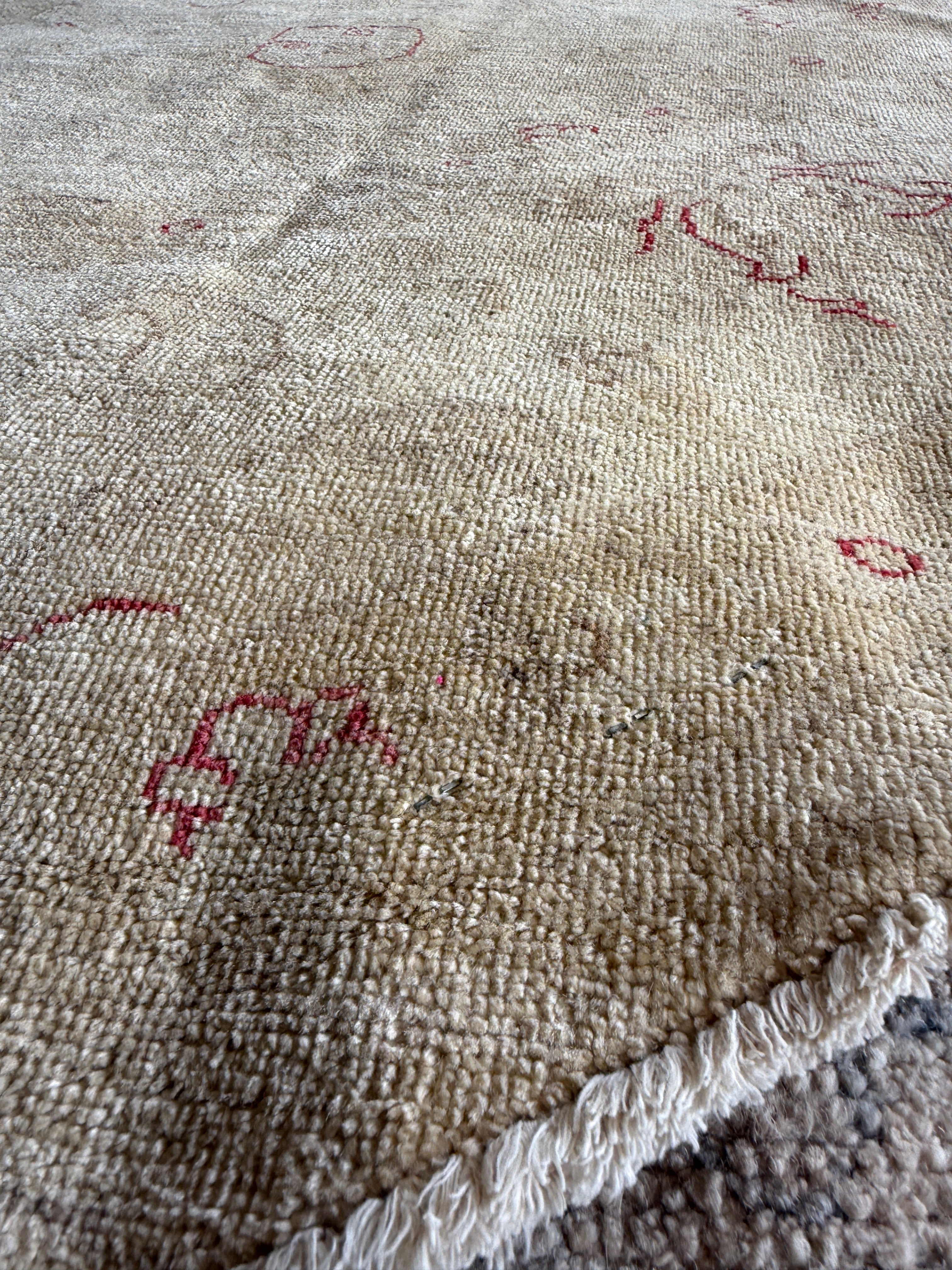 Genevieve 8.6x8.10 Cream Hand-Knotted Farhan Rug