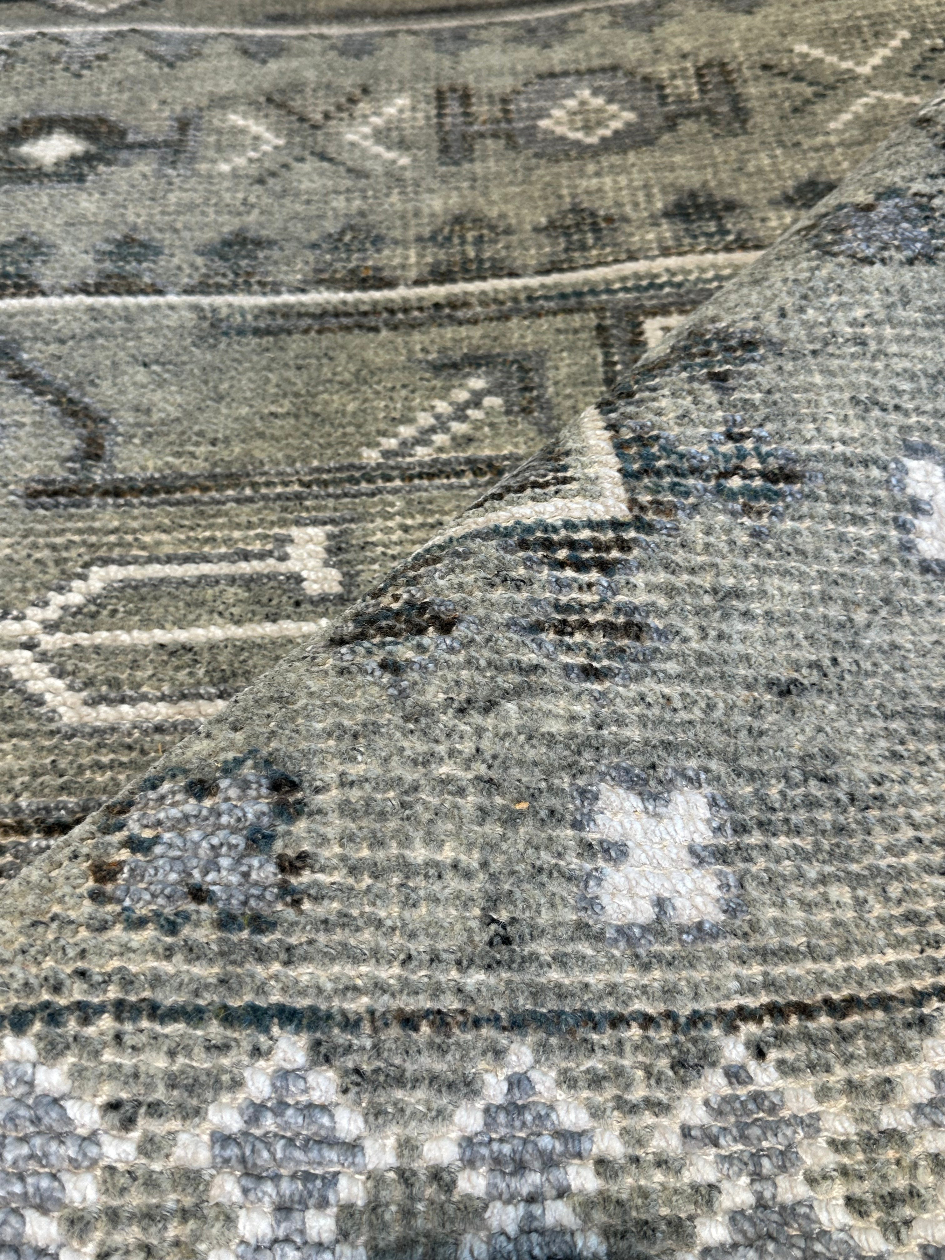 Dazzler 5.6x8.6 Green Hand-Knotted Oushak Rug