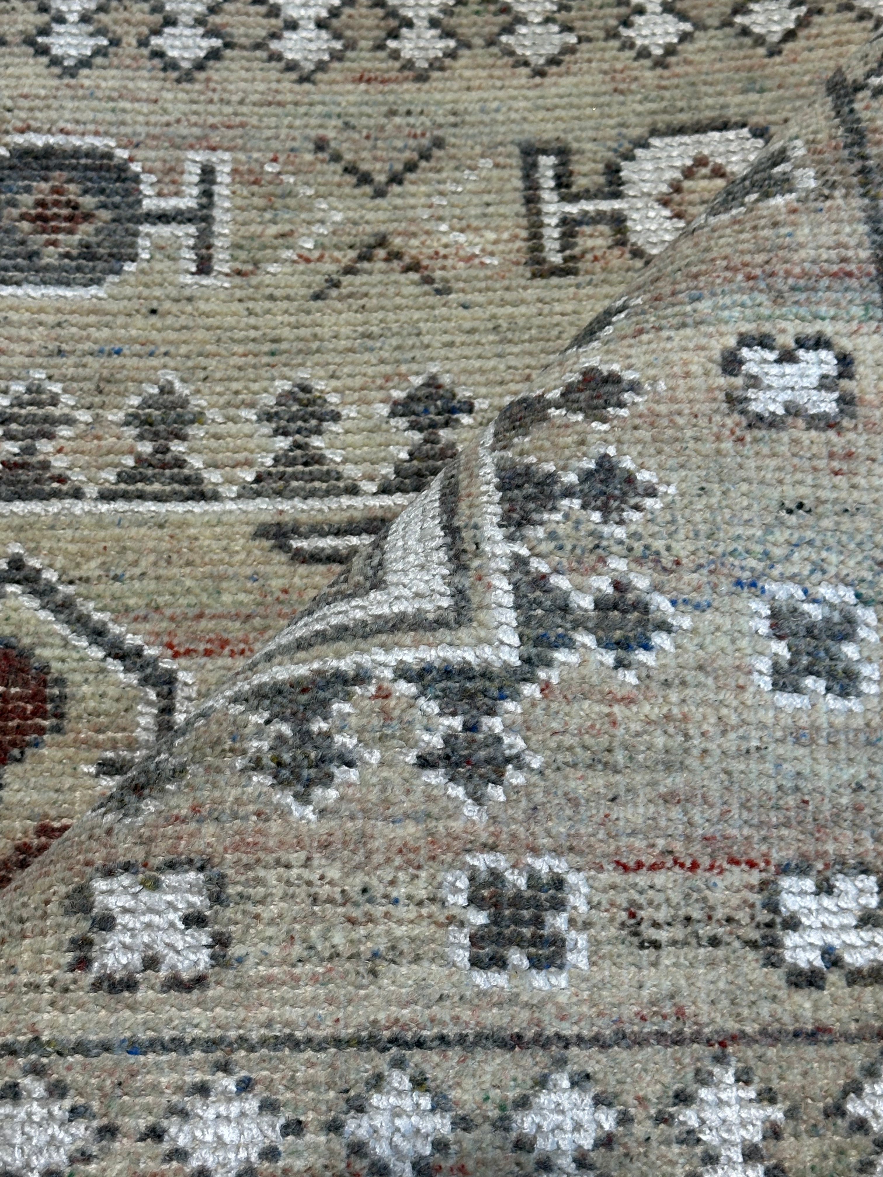 Kitty Pryde 5.6x8.6 Cream Hand-Knotted Oushak Rug