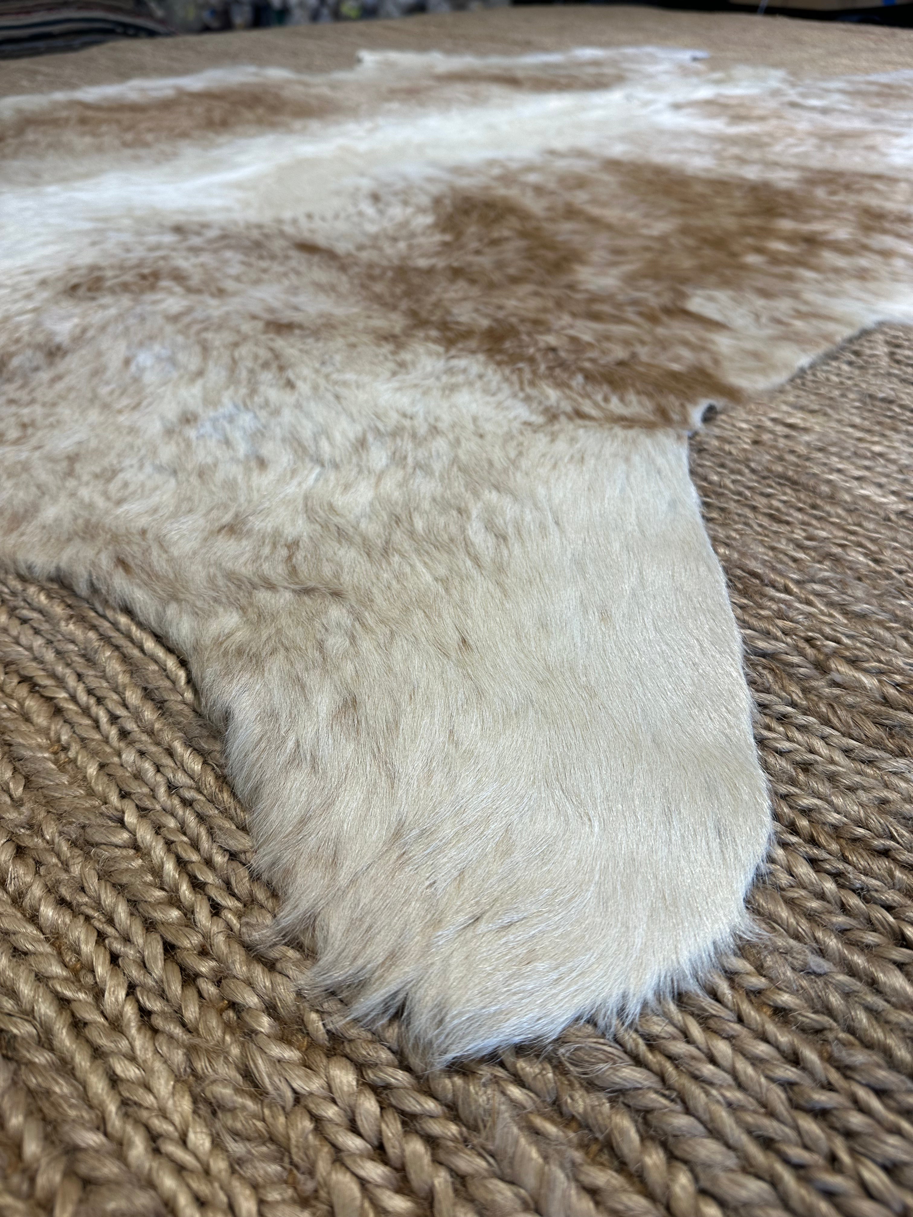 Gris Beige Cowhide Rug 4.8X6.11