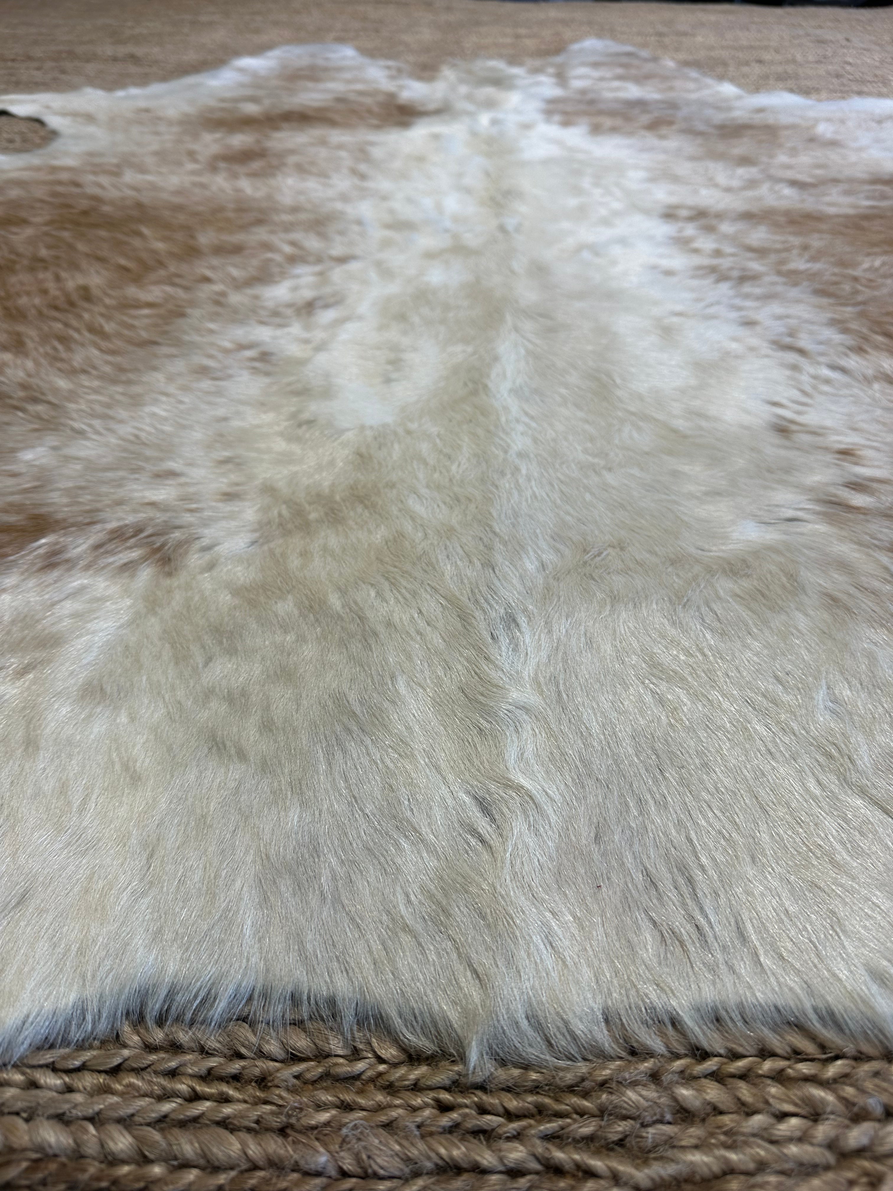 Gris Beige Cowhide Rug 4.8X6.11