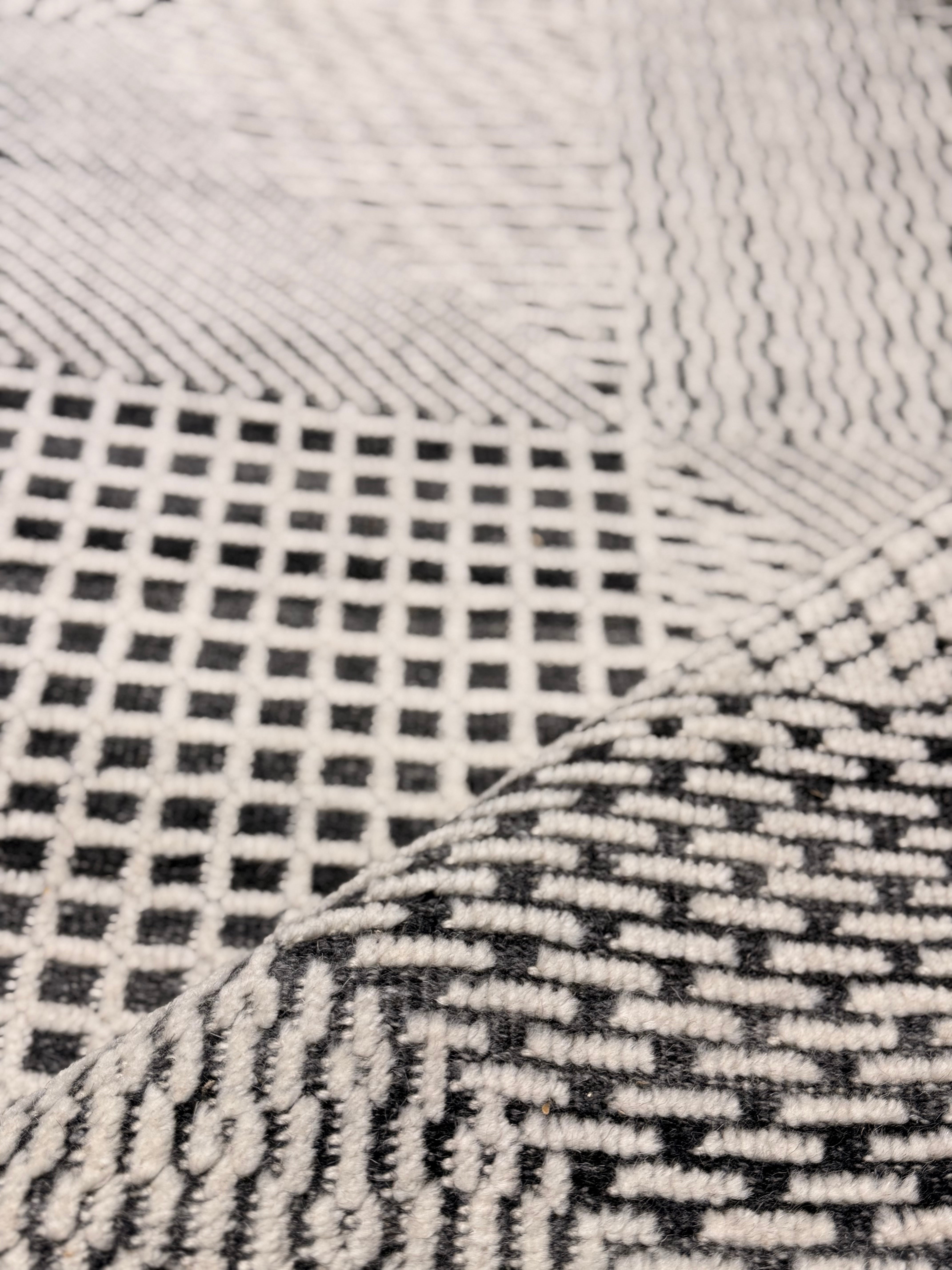 Rod 3.3x15 Hand-Knotted Ivory & Grey Cut Pile Runner Rug