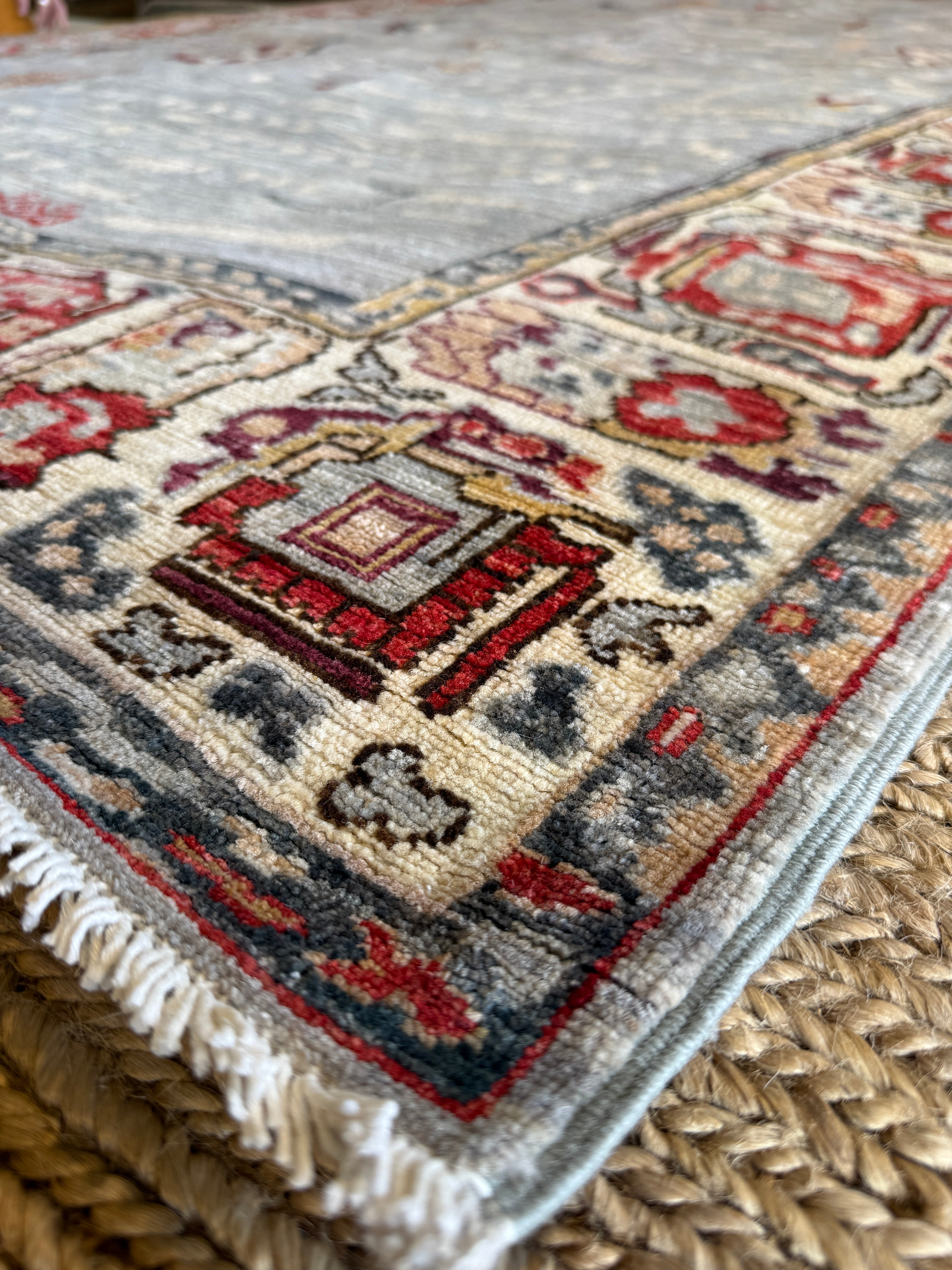 Jennifer Jason Leigh 5.11x9.1 Grey & Red Chobi Afghani Rug