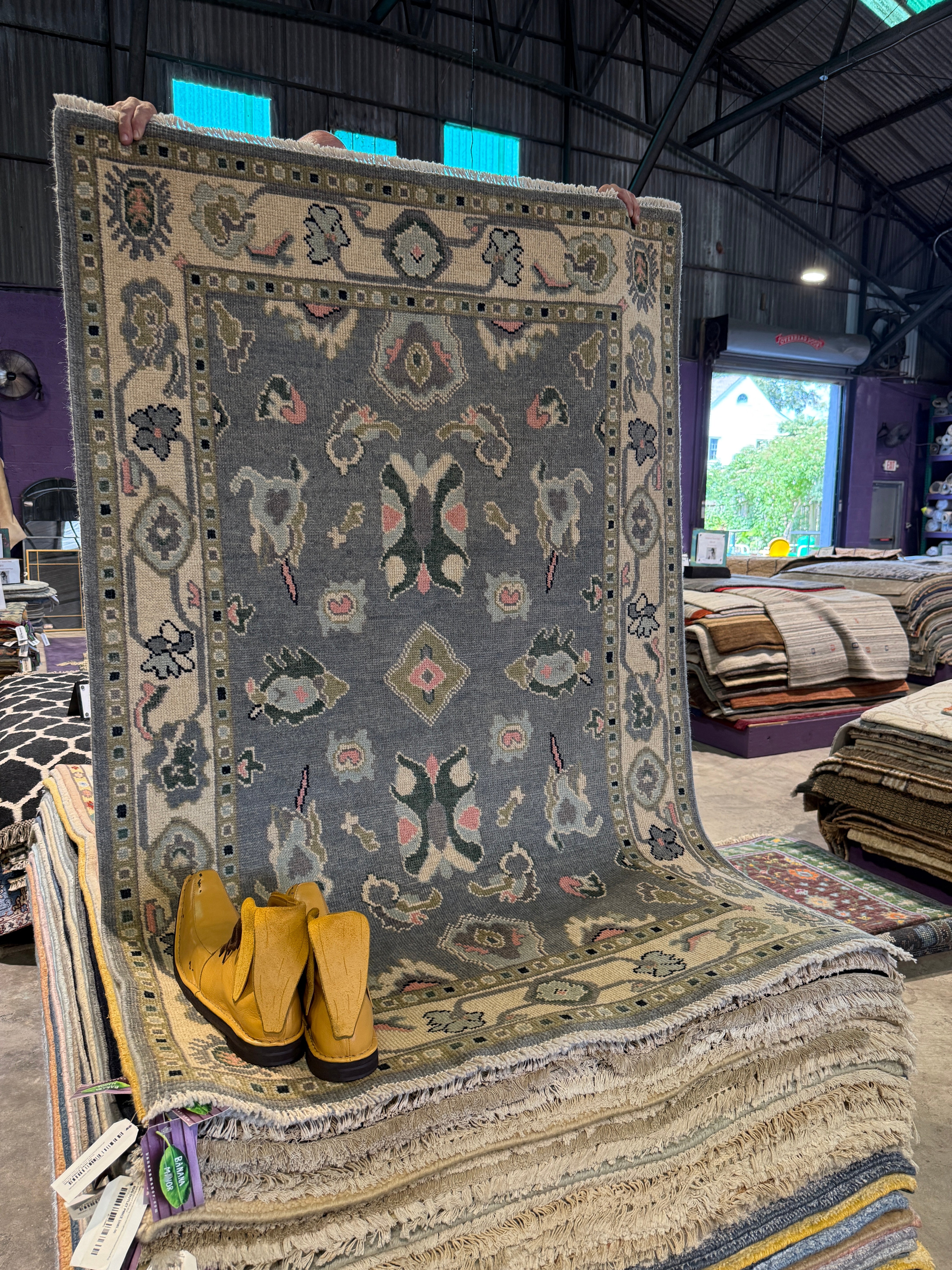 Yulissa Escobar 3.11x5.10 Grey Afghani Oushak