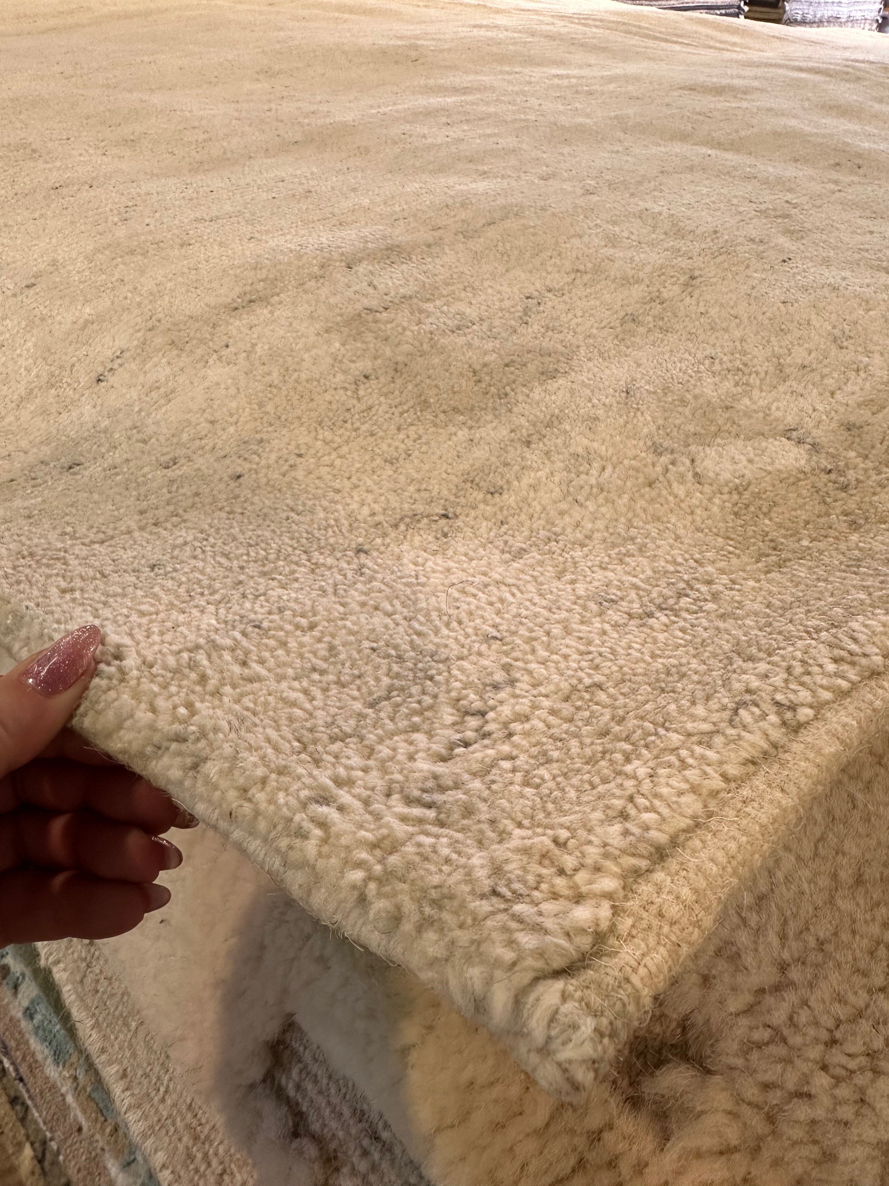 Millian Magnum 9x12 Hand-Knotted Natural Modern