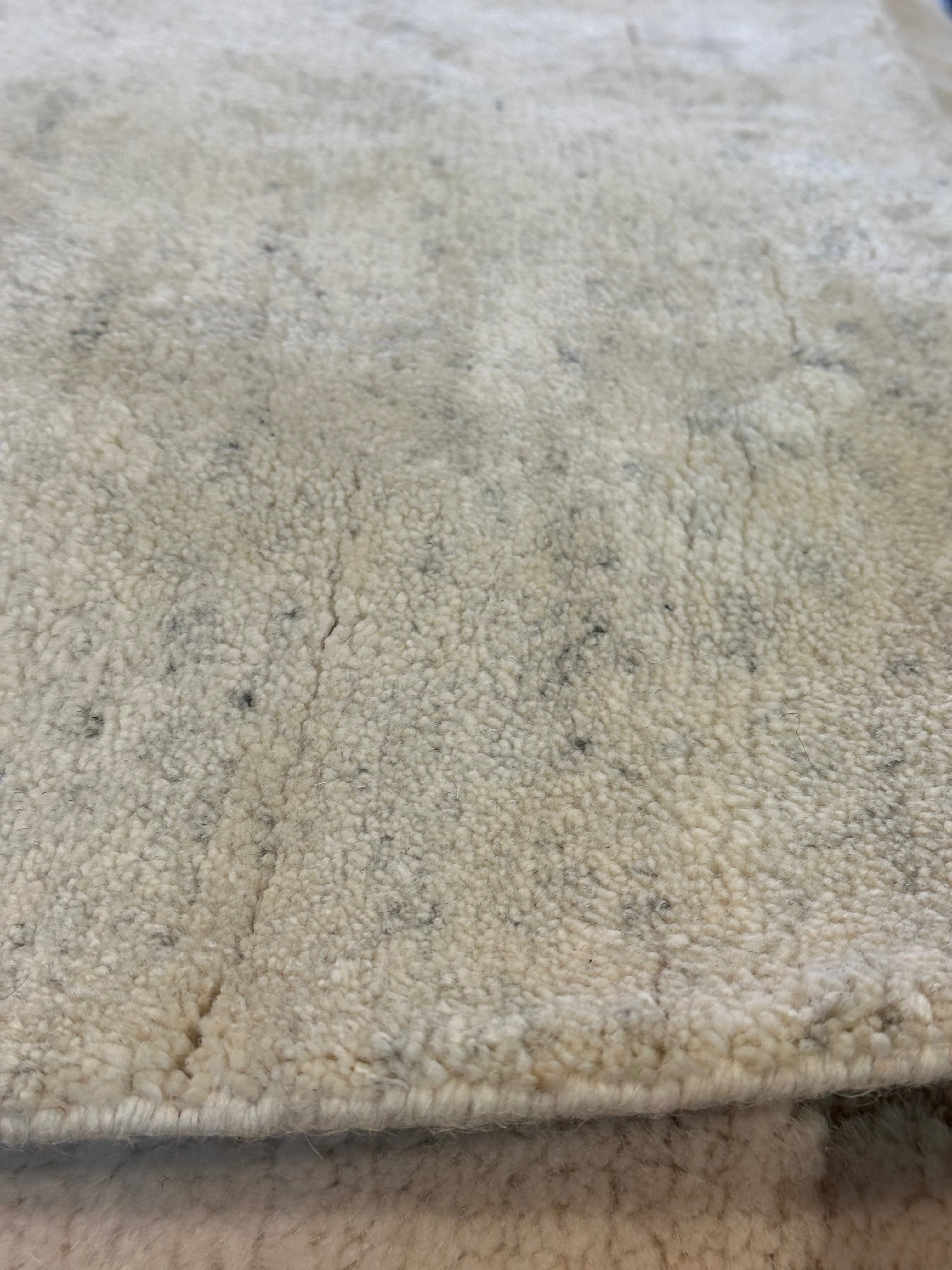 Millian Magnum 9x12 Hand-Knotted Natural Modern