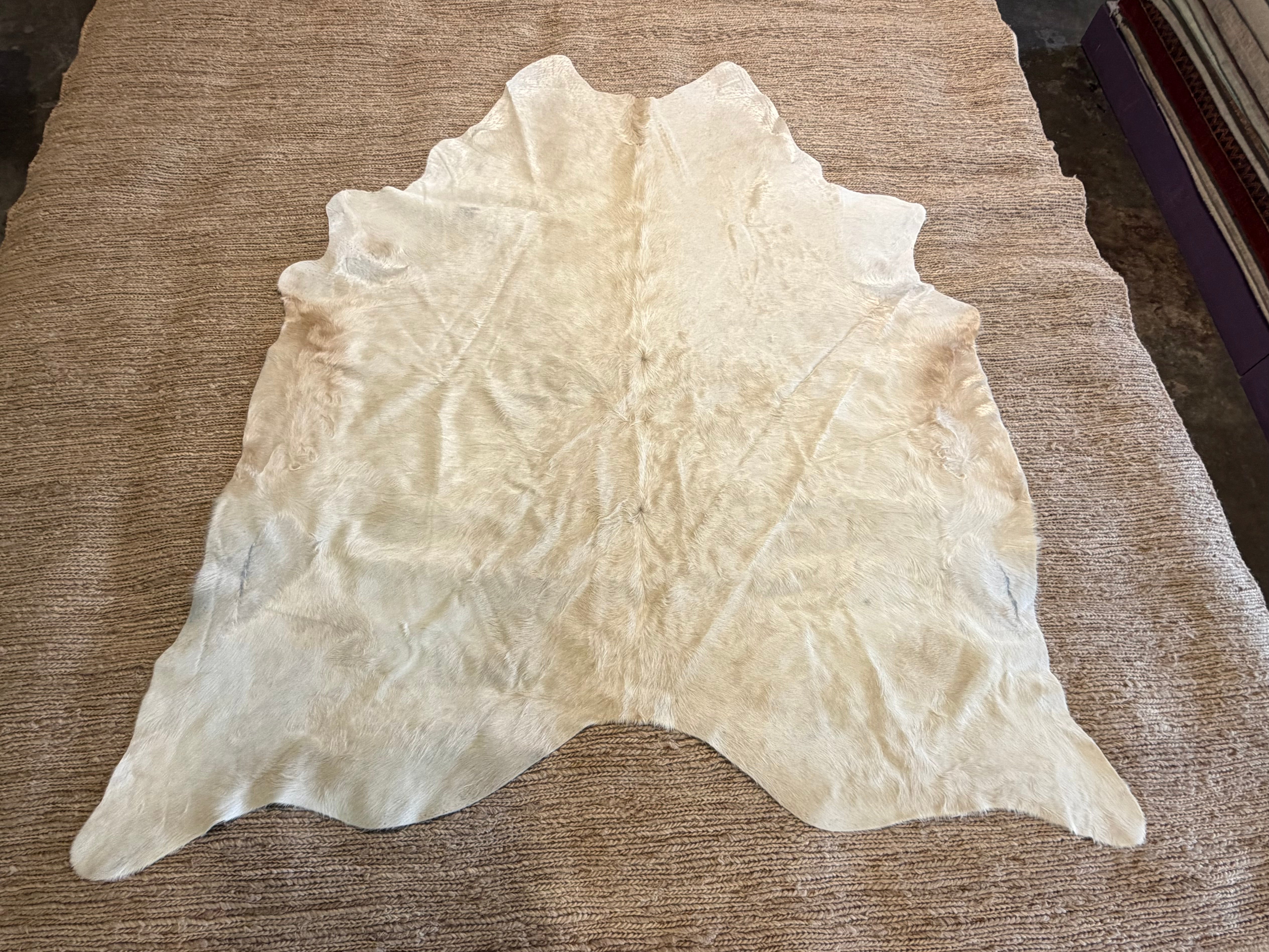 Solid Light Beige Cowhide Rug 5.10x6.10