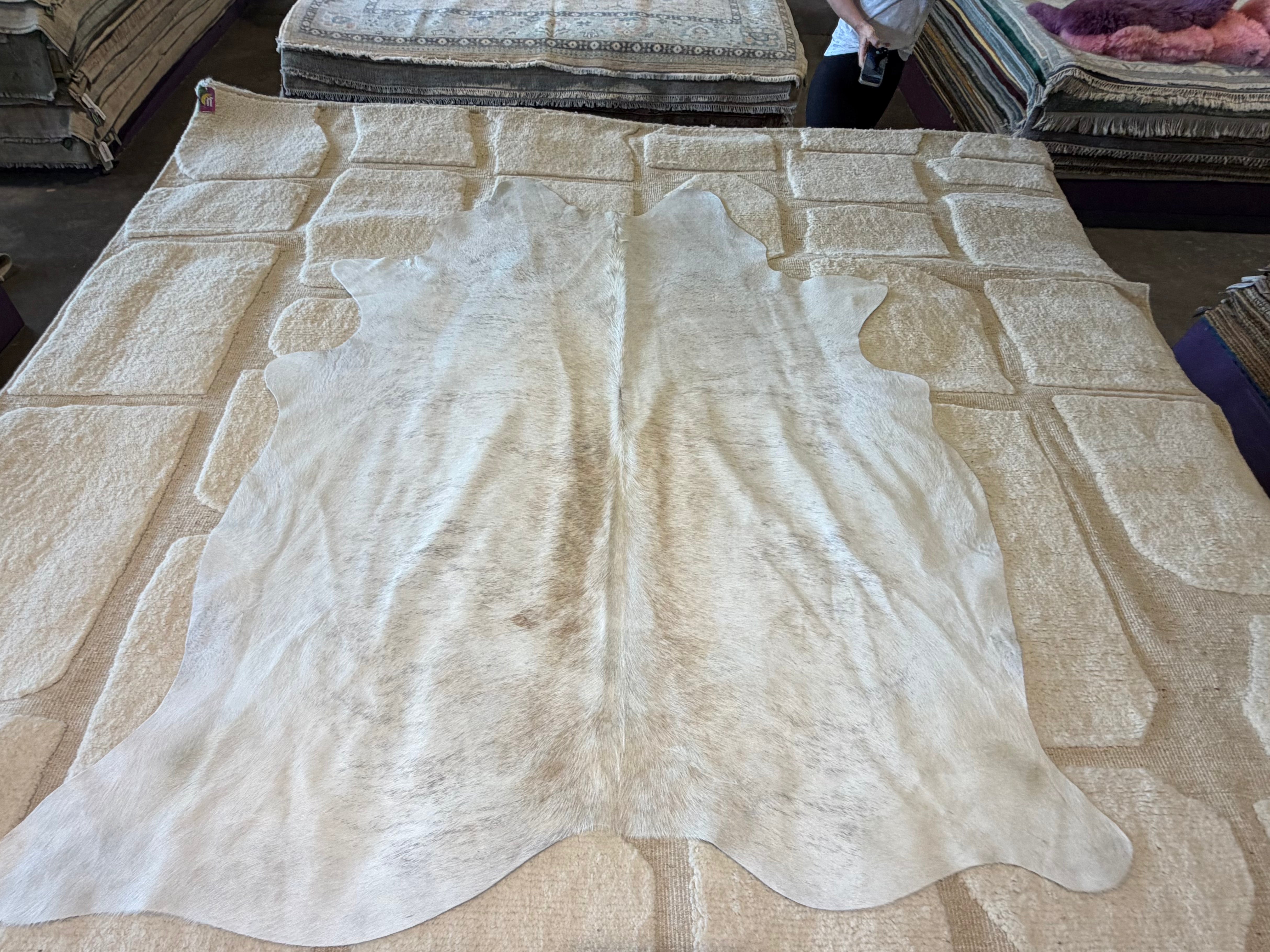 Solid Ivory 5.9x6.5 Cowhide Rug
