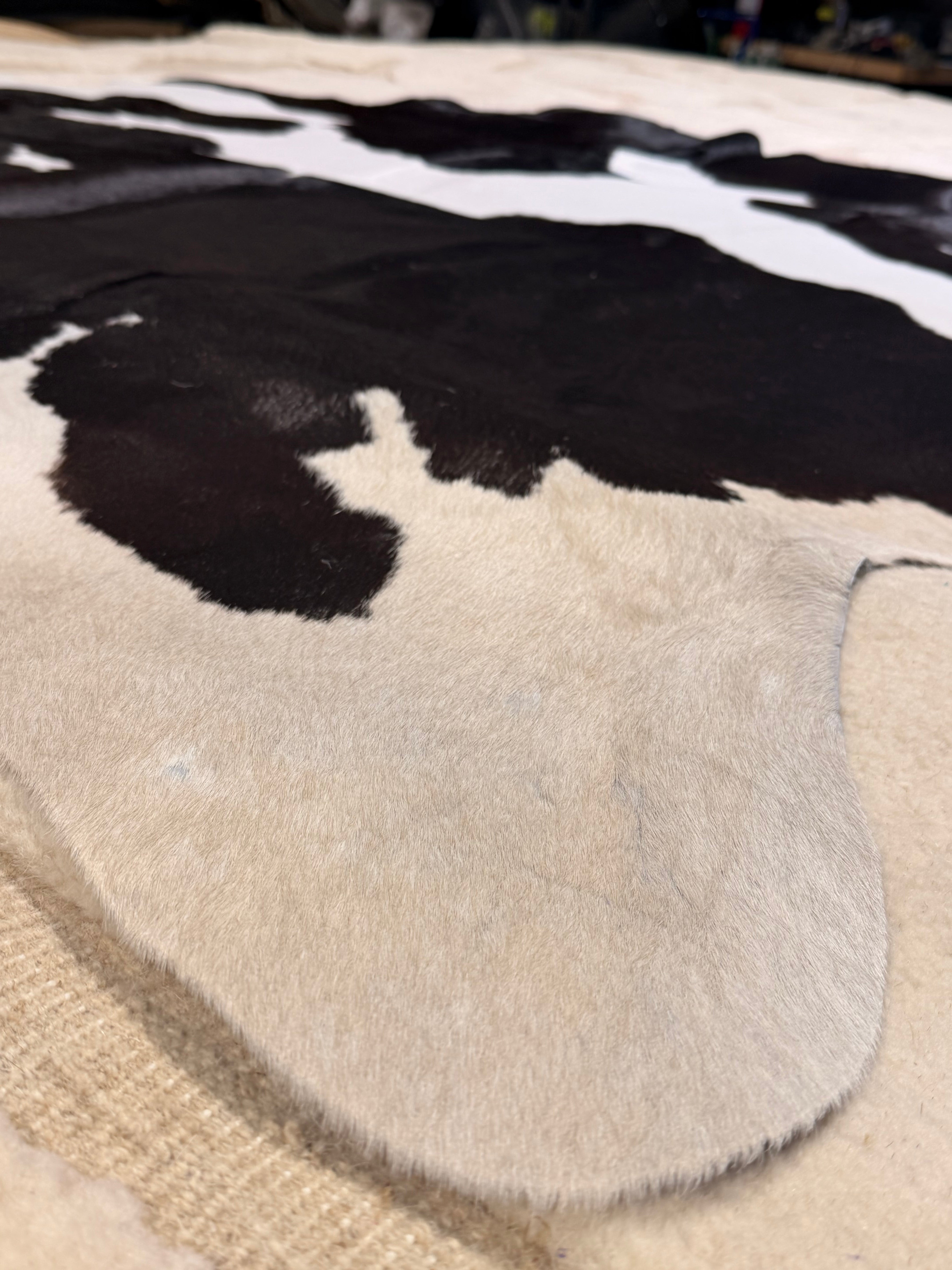 Black and White Cowhide Rug 5.8x6.6