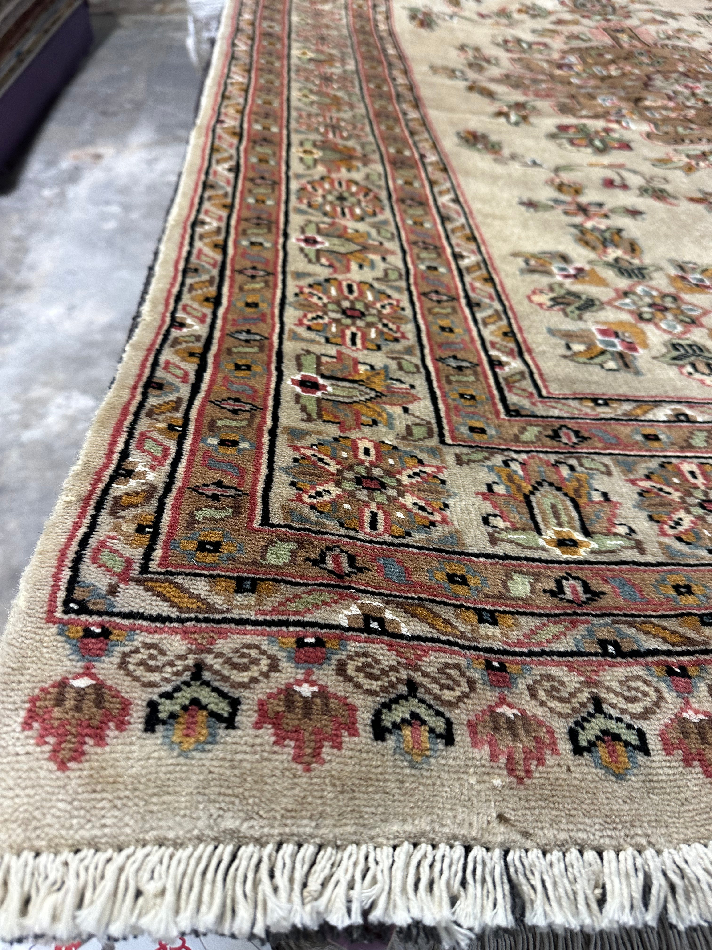 Maggie Foyer 4.6x6.8 Cream Afghani Fine Jaldar Rug