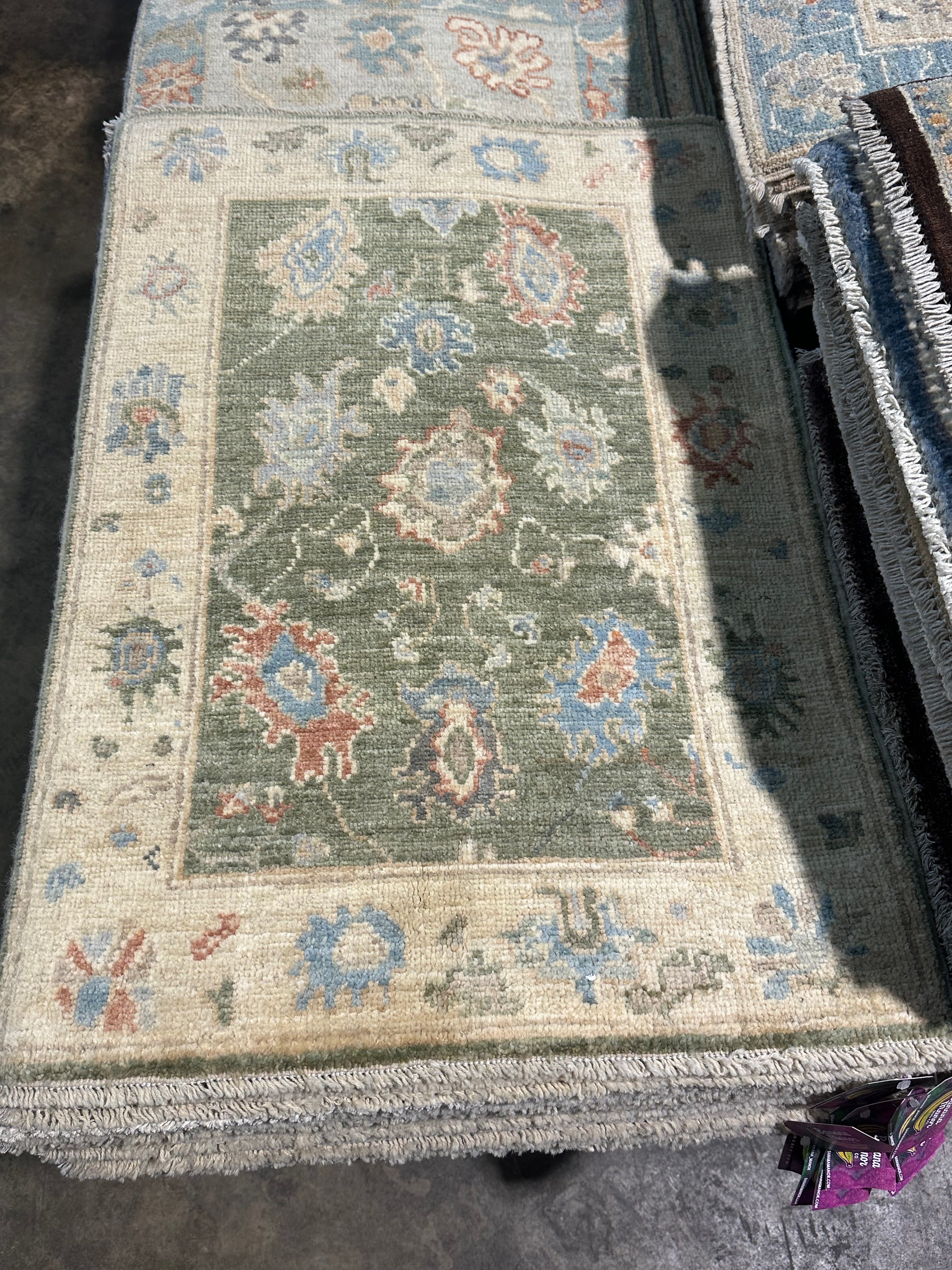 Kat Dennings 2.1x3 Afghani Whitewashed Oushak