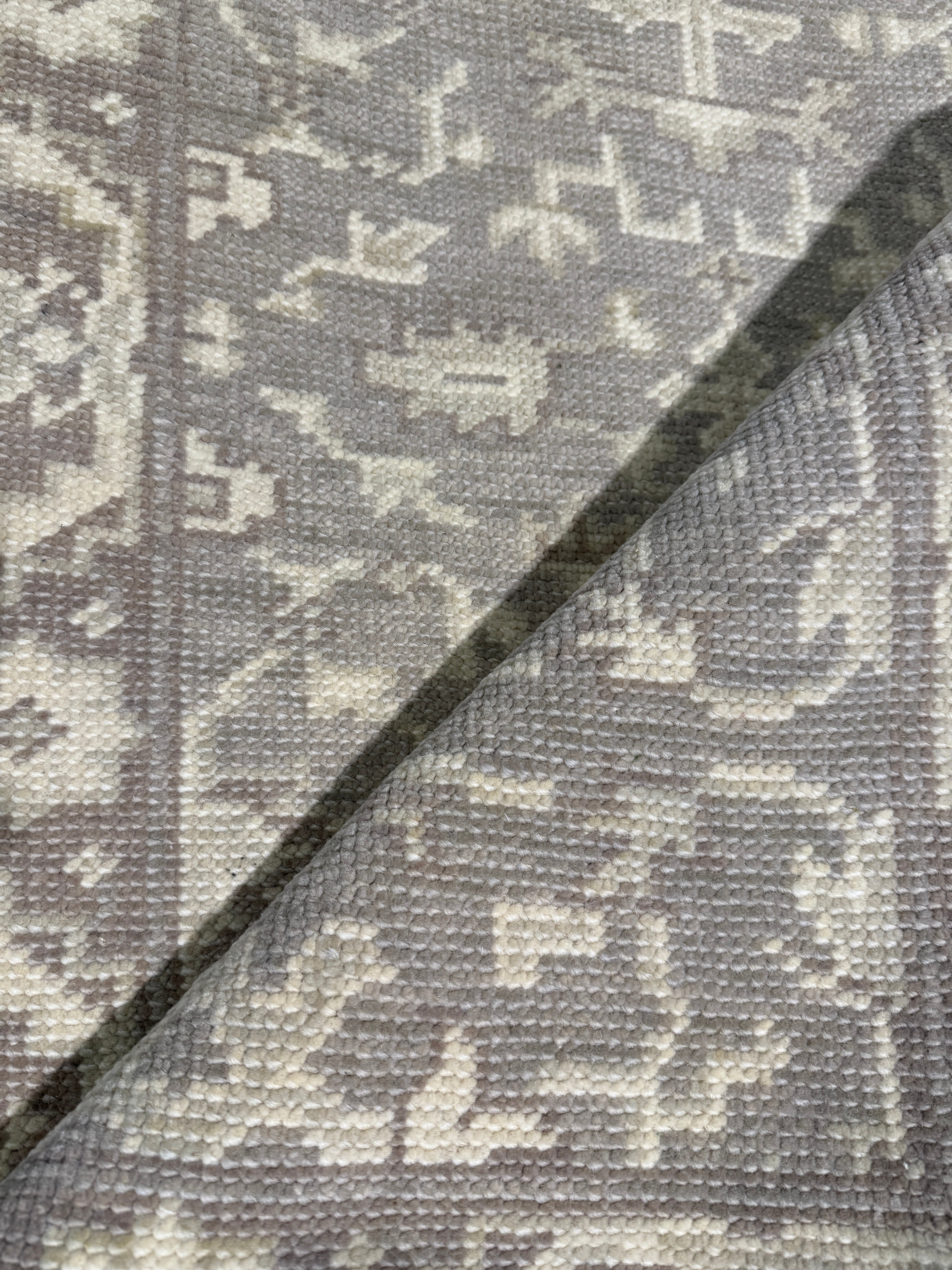 Lindsey Stirling 2.6x9.9 Hand-Knotted Grey & Silver Turkish Oushak