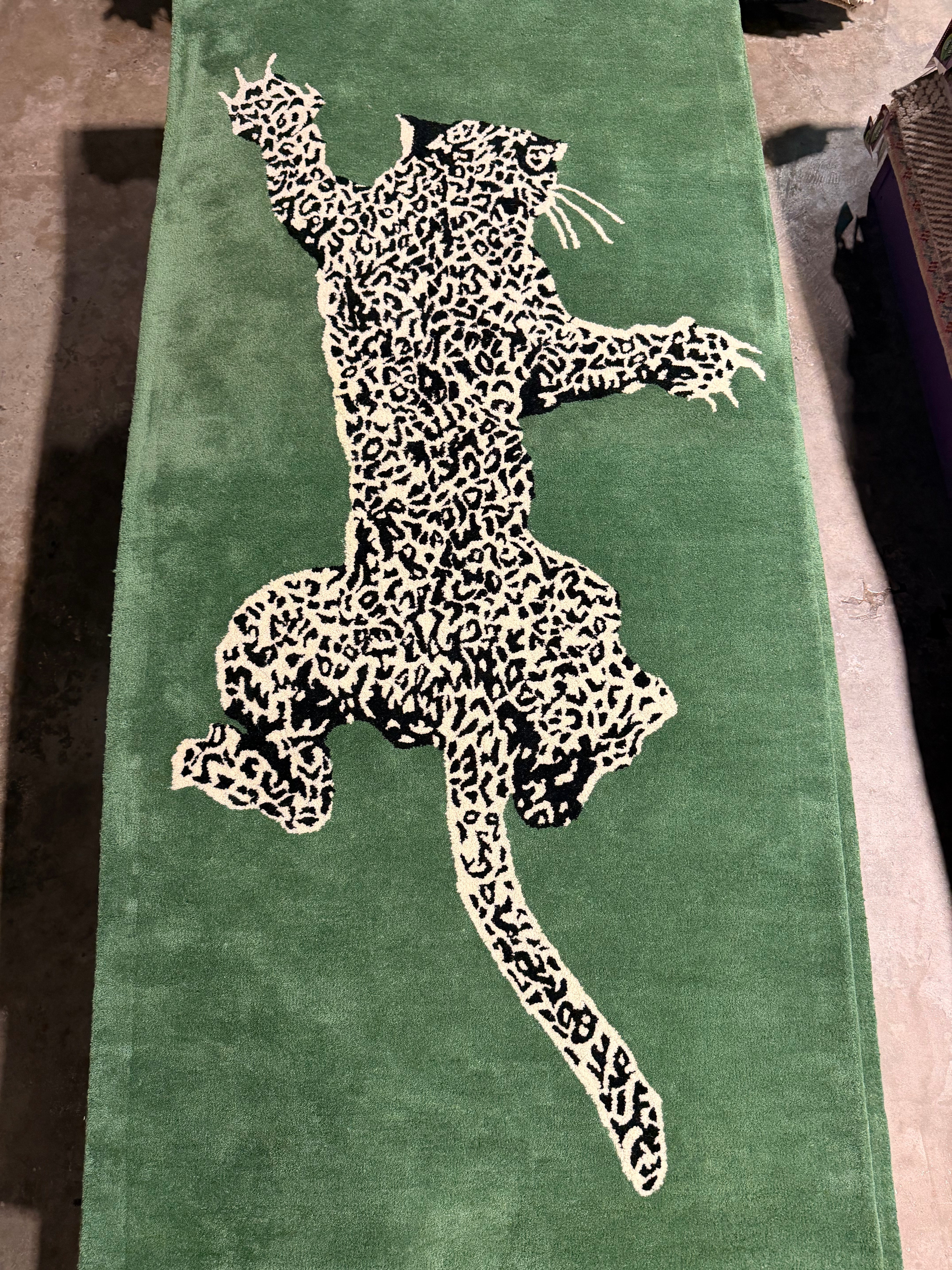Stalking Leopard Hand-Tufted Runner Rug