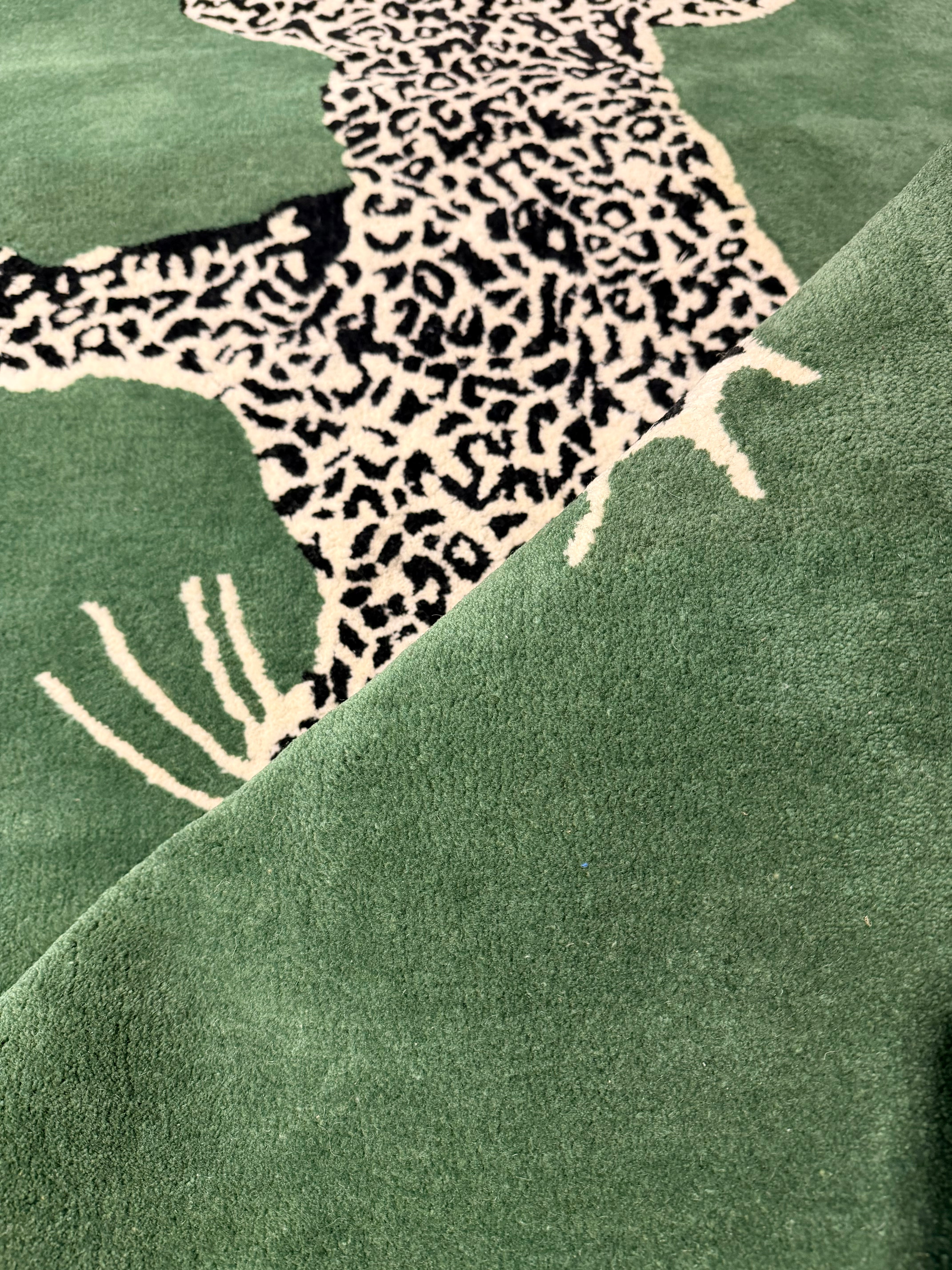 Stalking Leopard Hand-Tufted Runner Rug