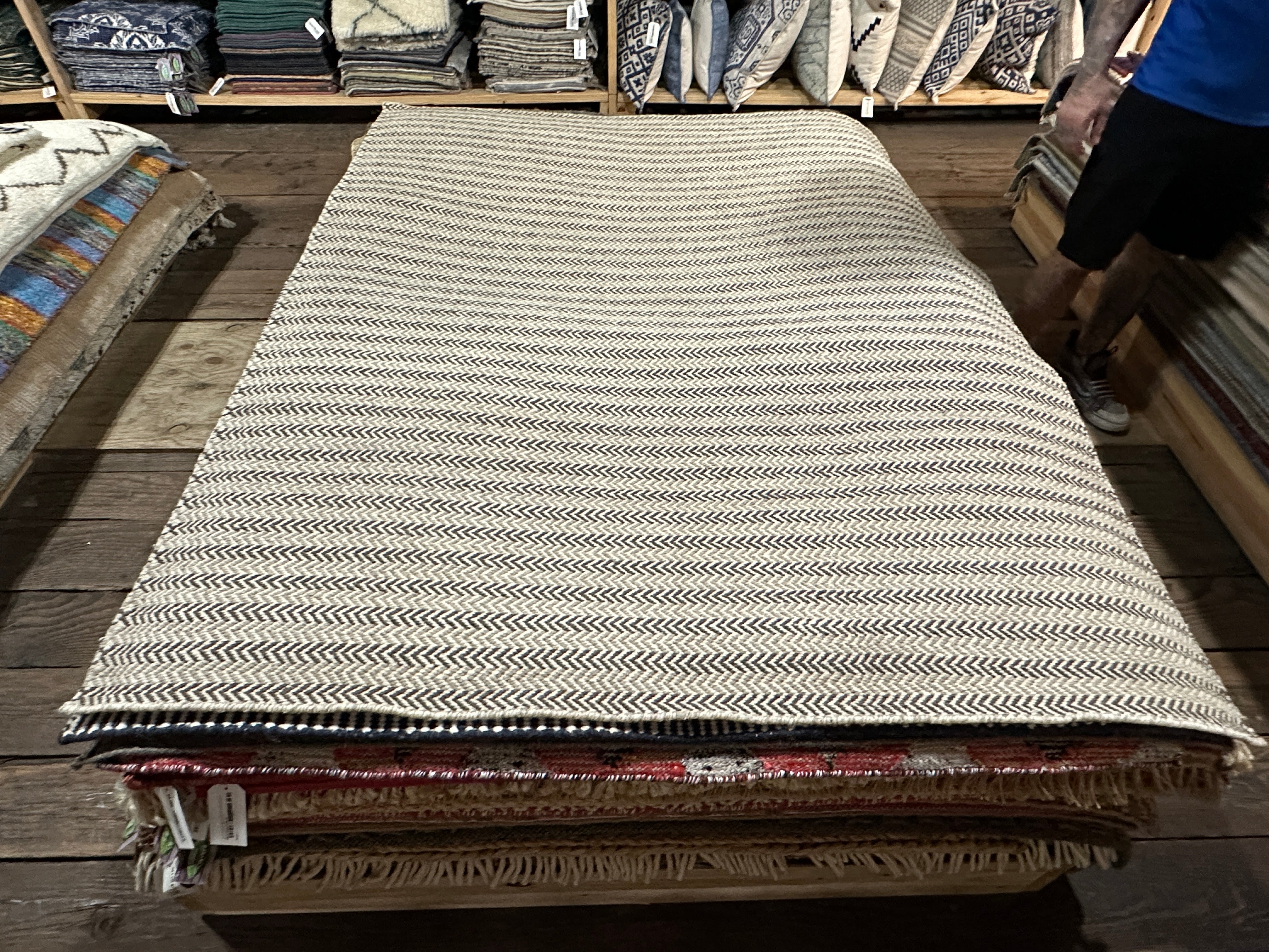 Ramirez 5.6x7 Hand-Woven Durrie Beige Mix