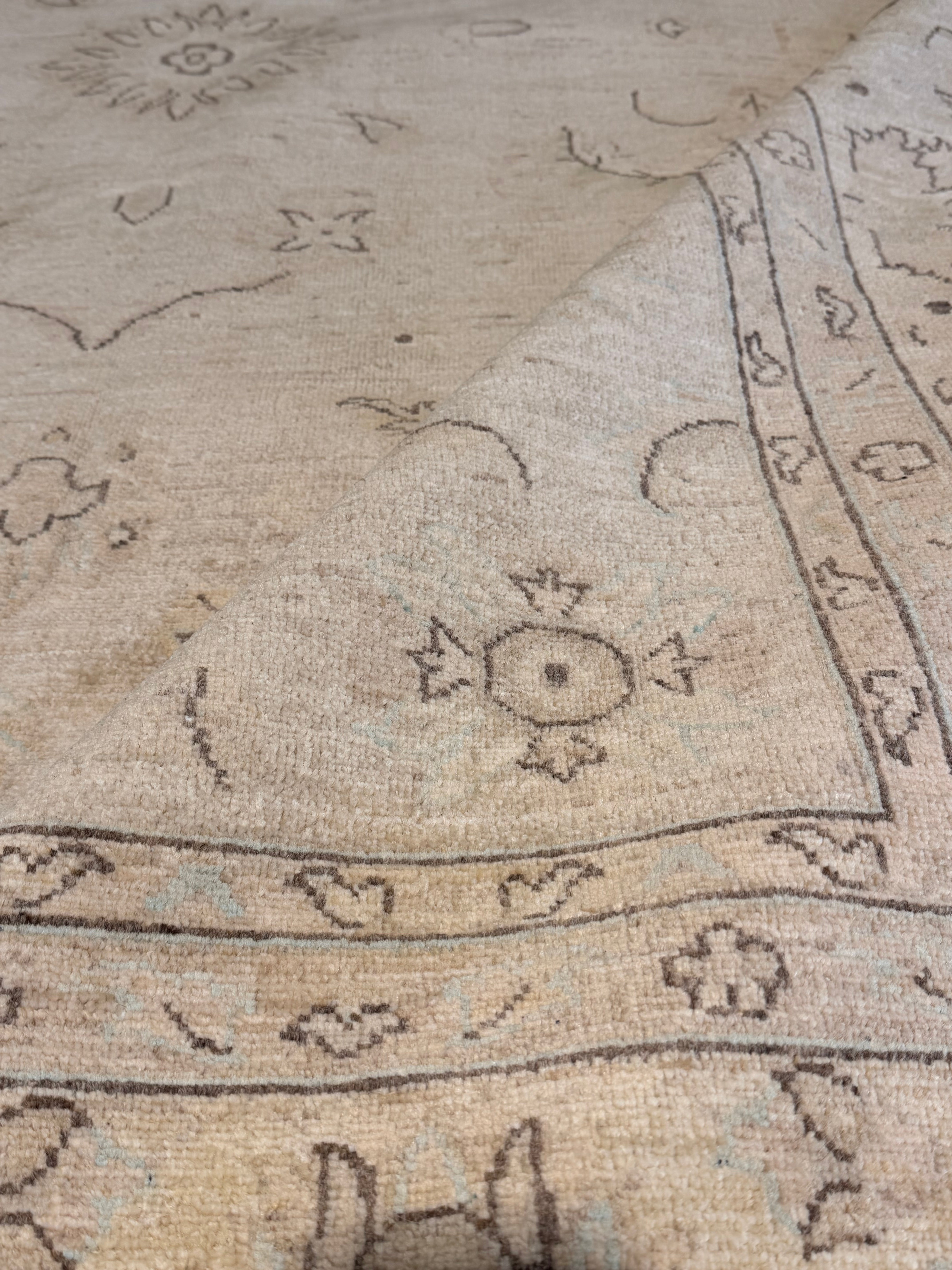 Natalia Dyer 7.10x9.7 Afghani Oushak Ivory Rug