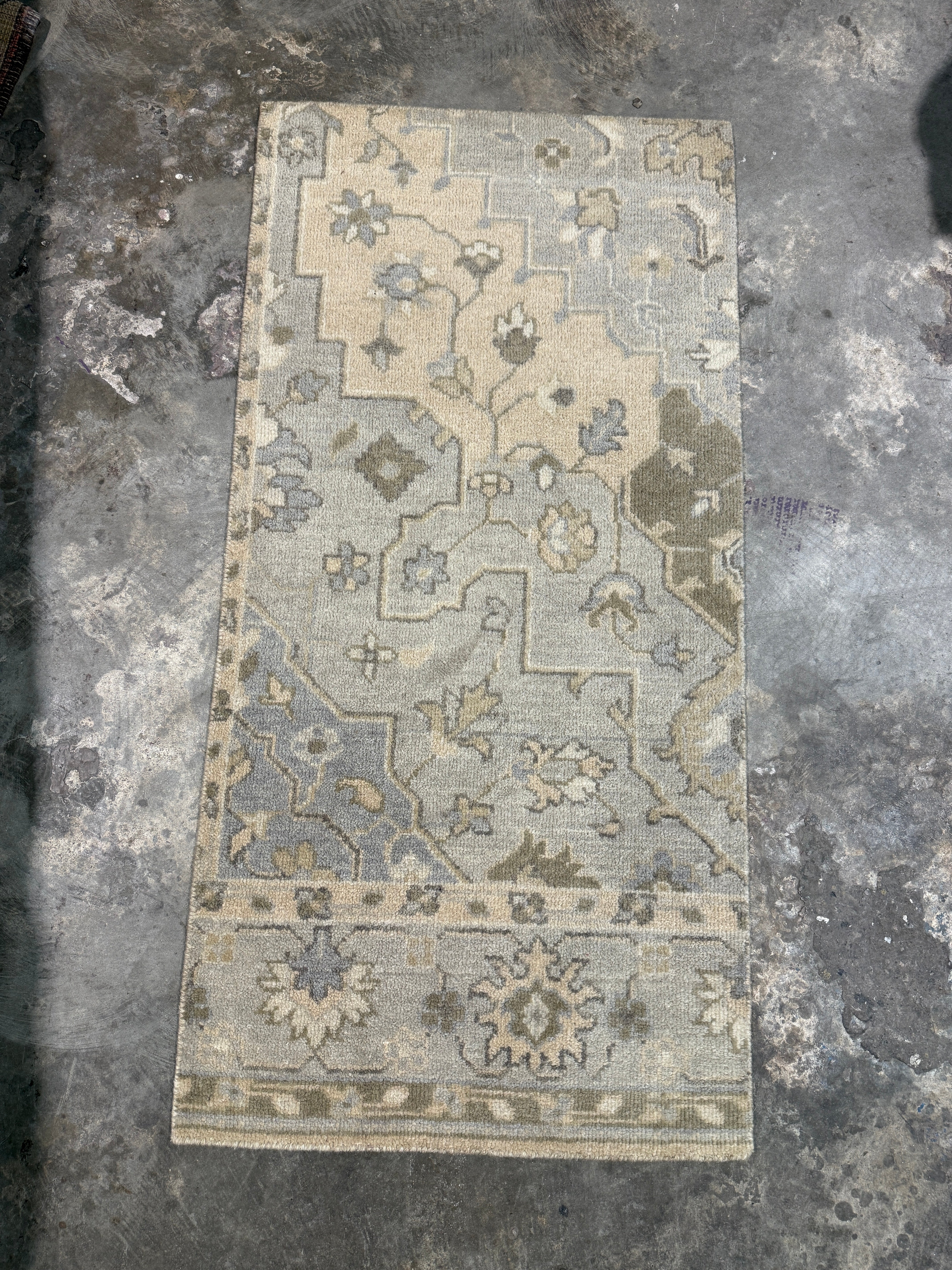 Kelly Strum 2.3x4.6 Grey Hand-Knotted Oushak Rug
