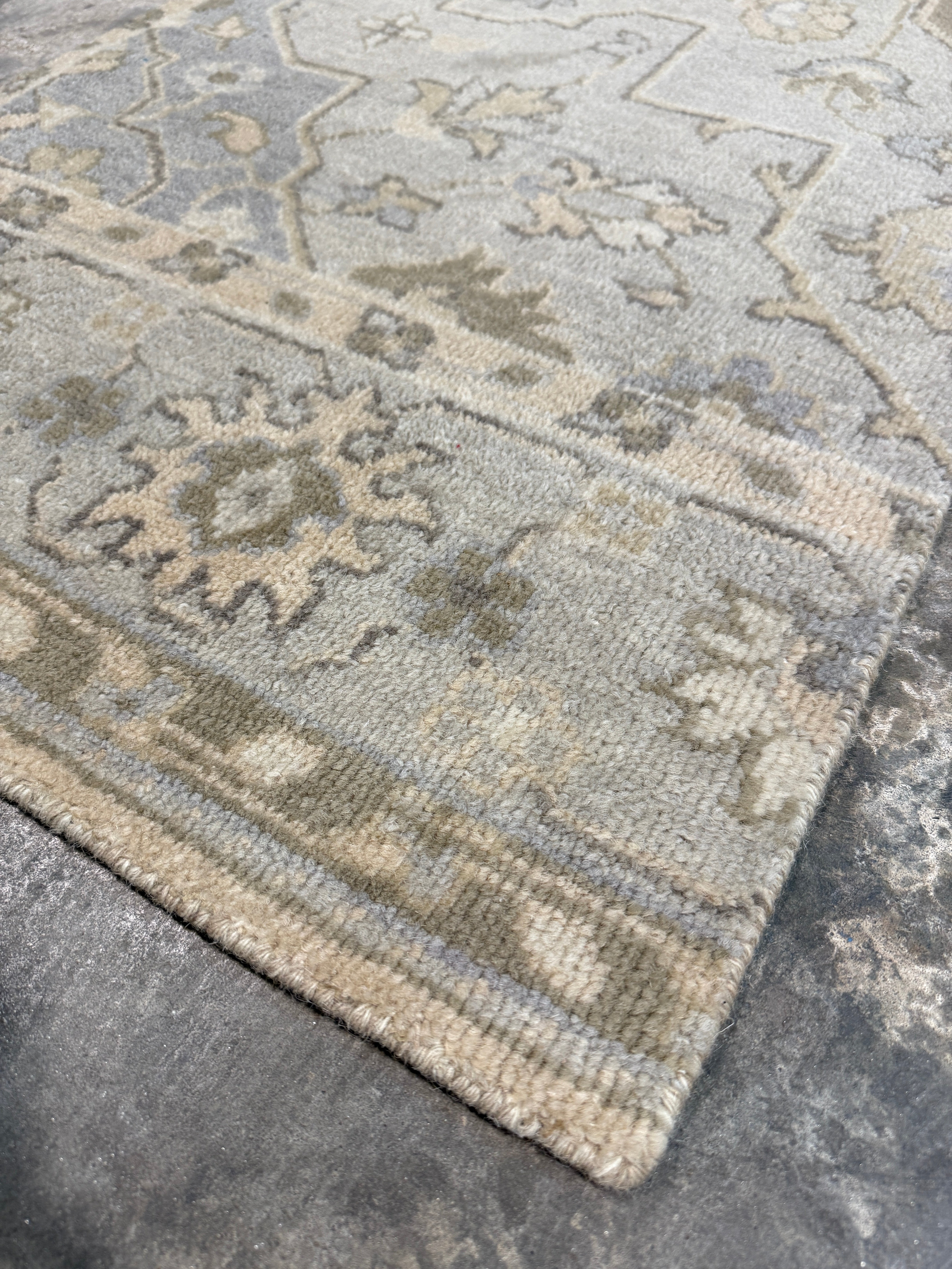Kelly Strum 2.3x4.6 Grey Hand-Knotted Oushak Rug