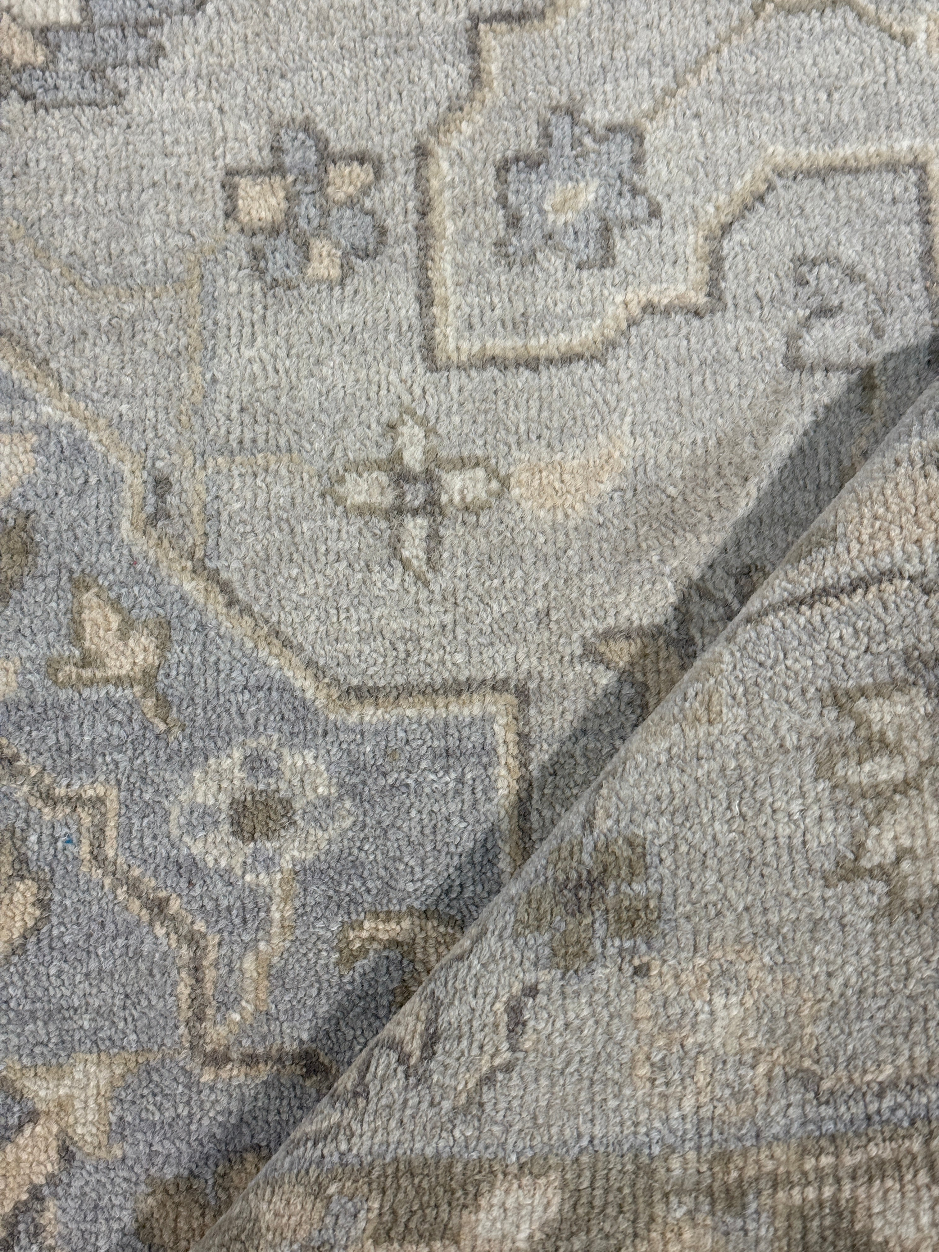Kelly Strum 2.3x4.6 Grey Hand-Knotted Oushak Rug