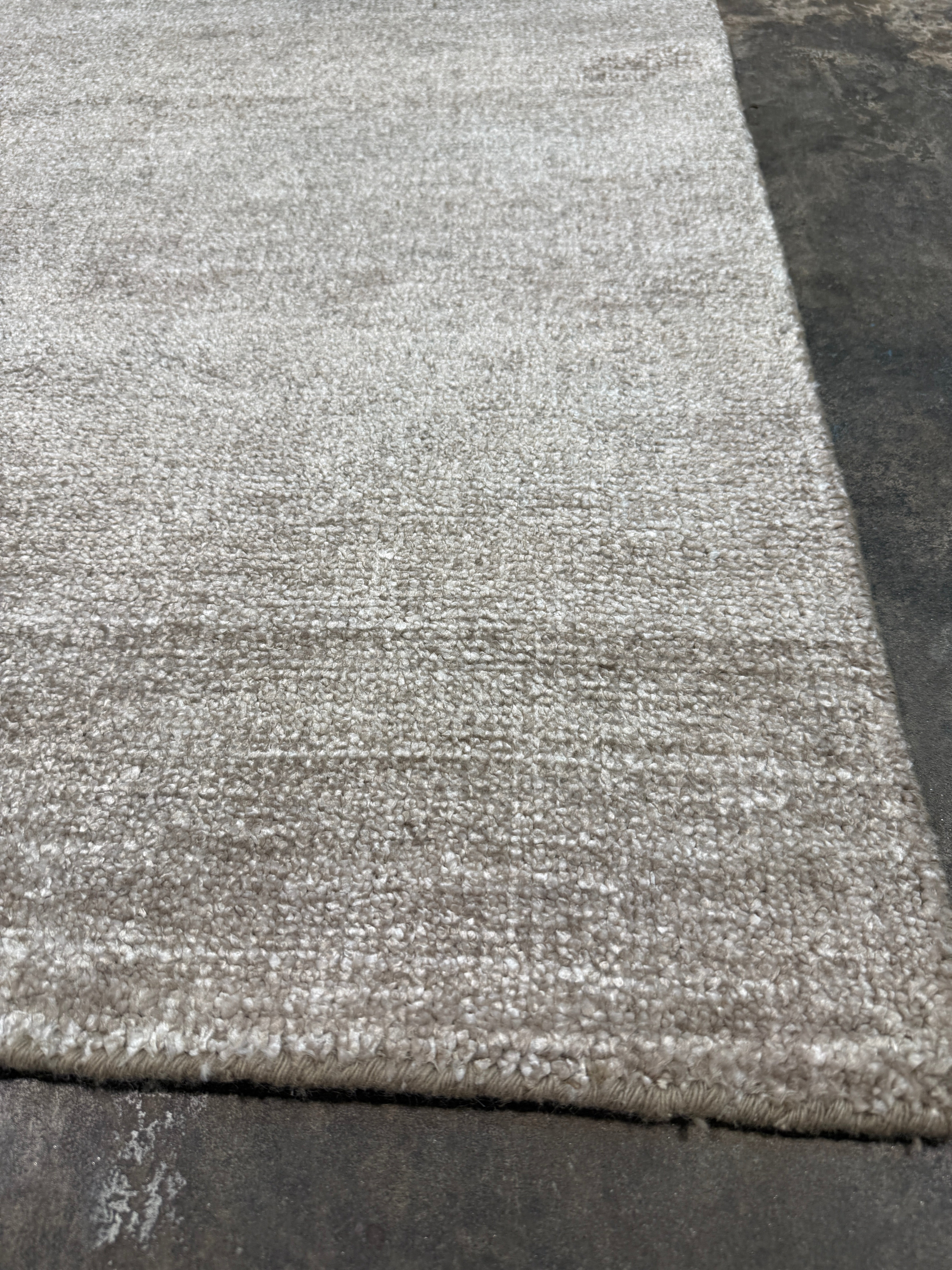 Allison Strum 2.3x4.6 Hand-Knotted Modern Rug