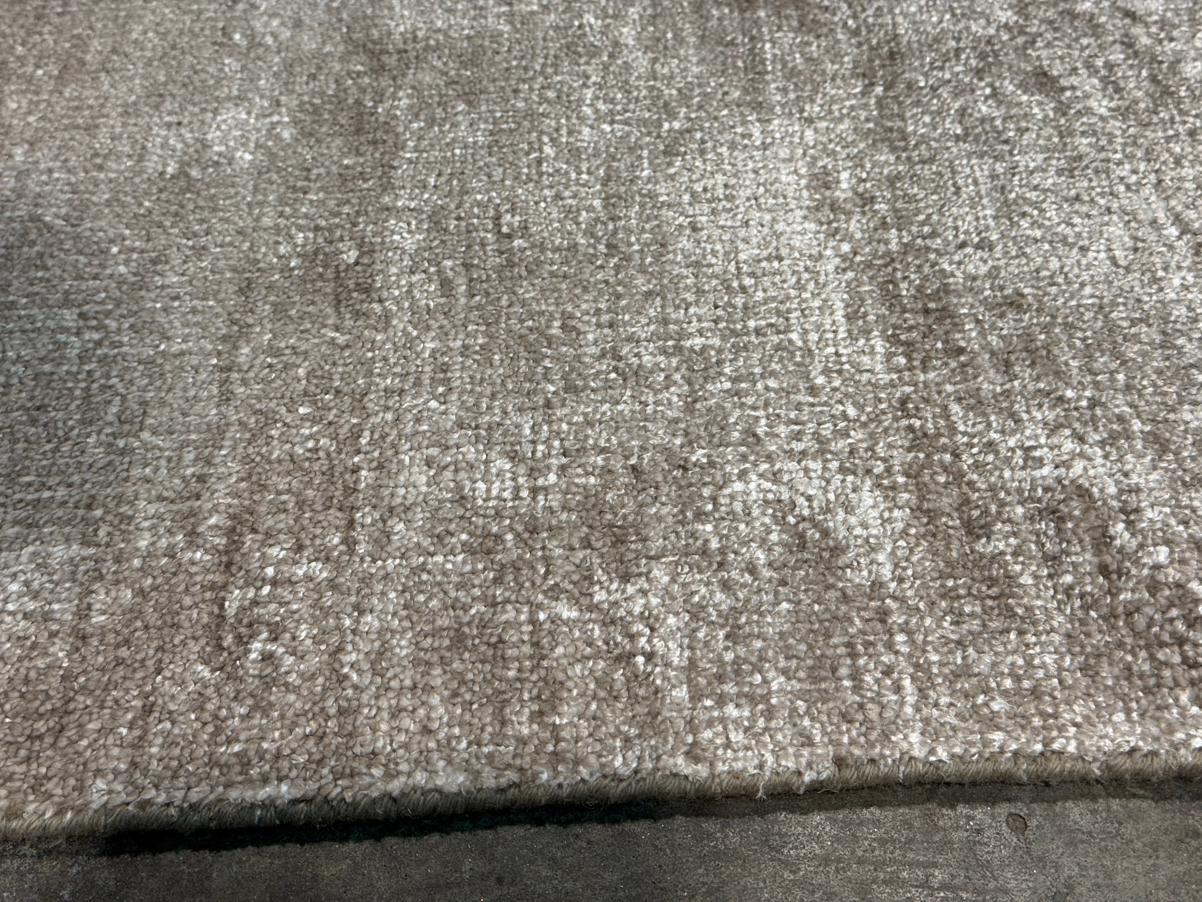 Allison Strum 2.3x4.6 Hand-Knotted Modern Rug