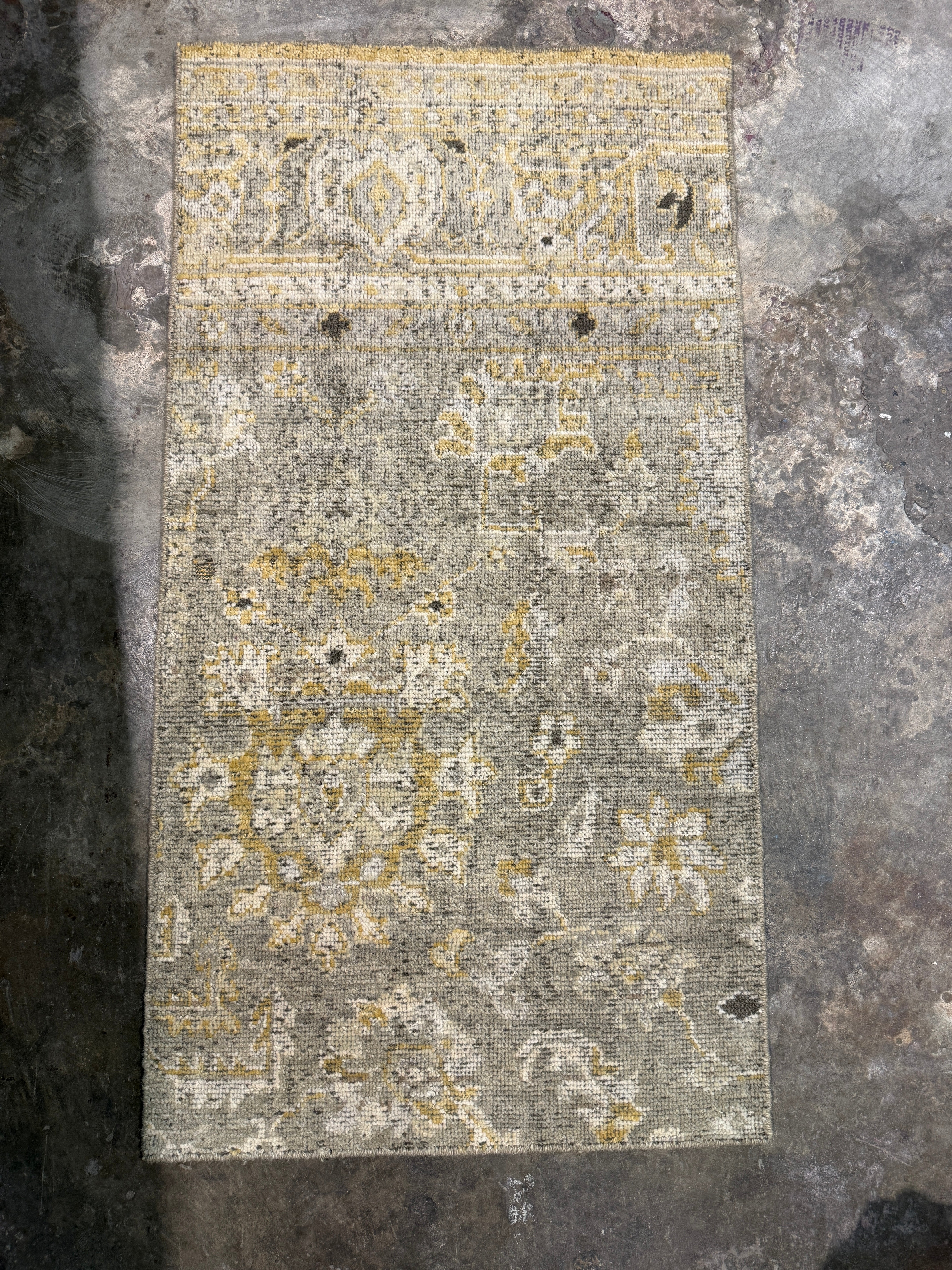 Linda Clark 2.6x4 Grey Hand-Knotted Oushak Rug