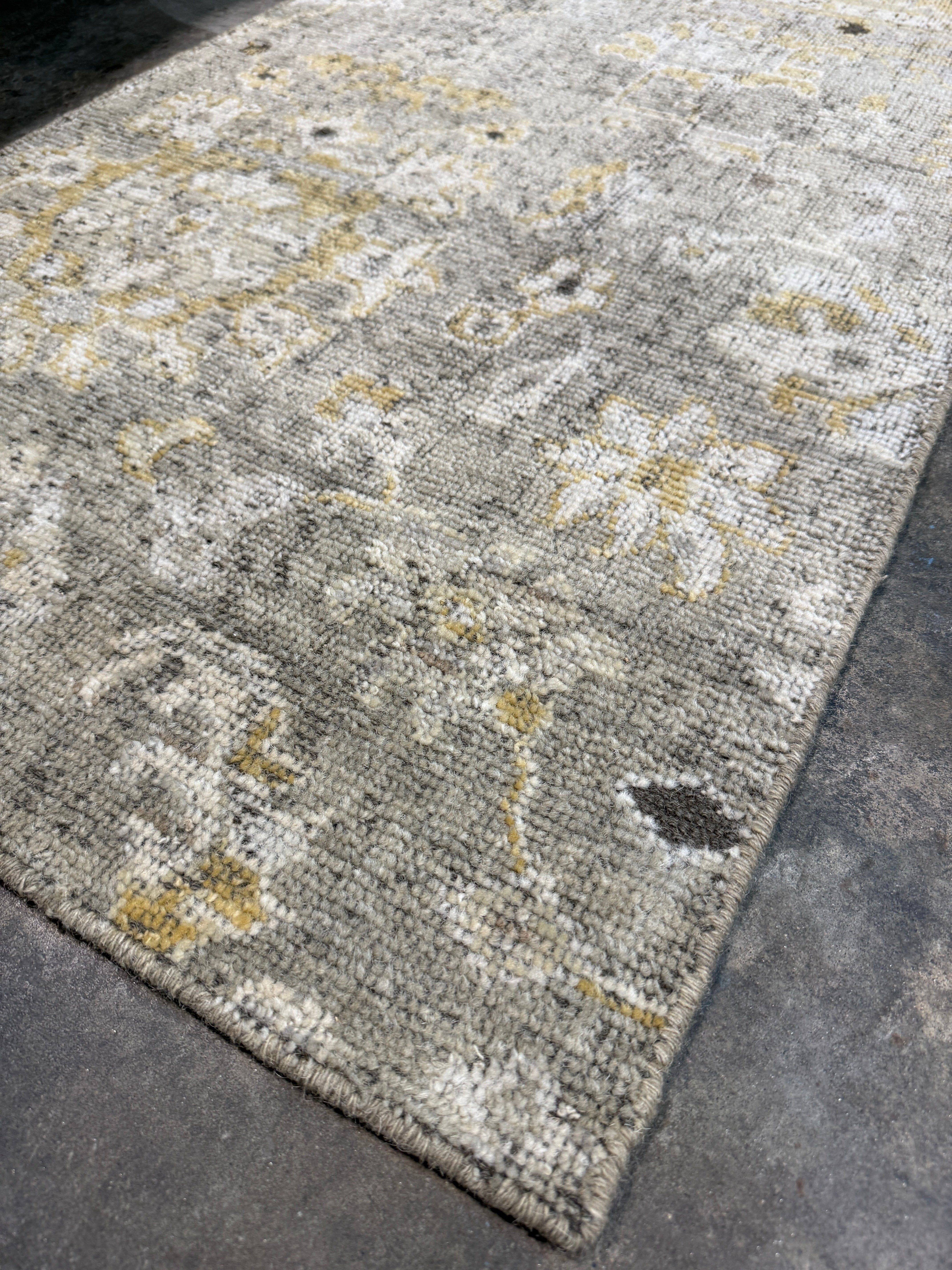 Linda Clark 2.6x4 Grey Hand-Knotted Oushak Rug