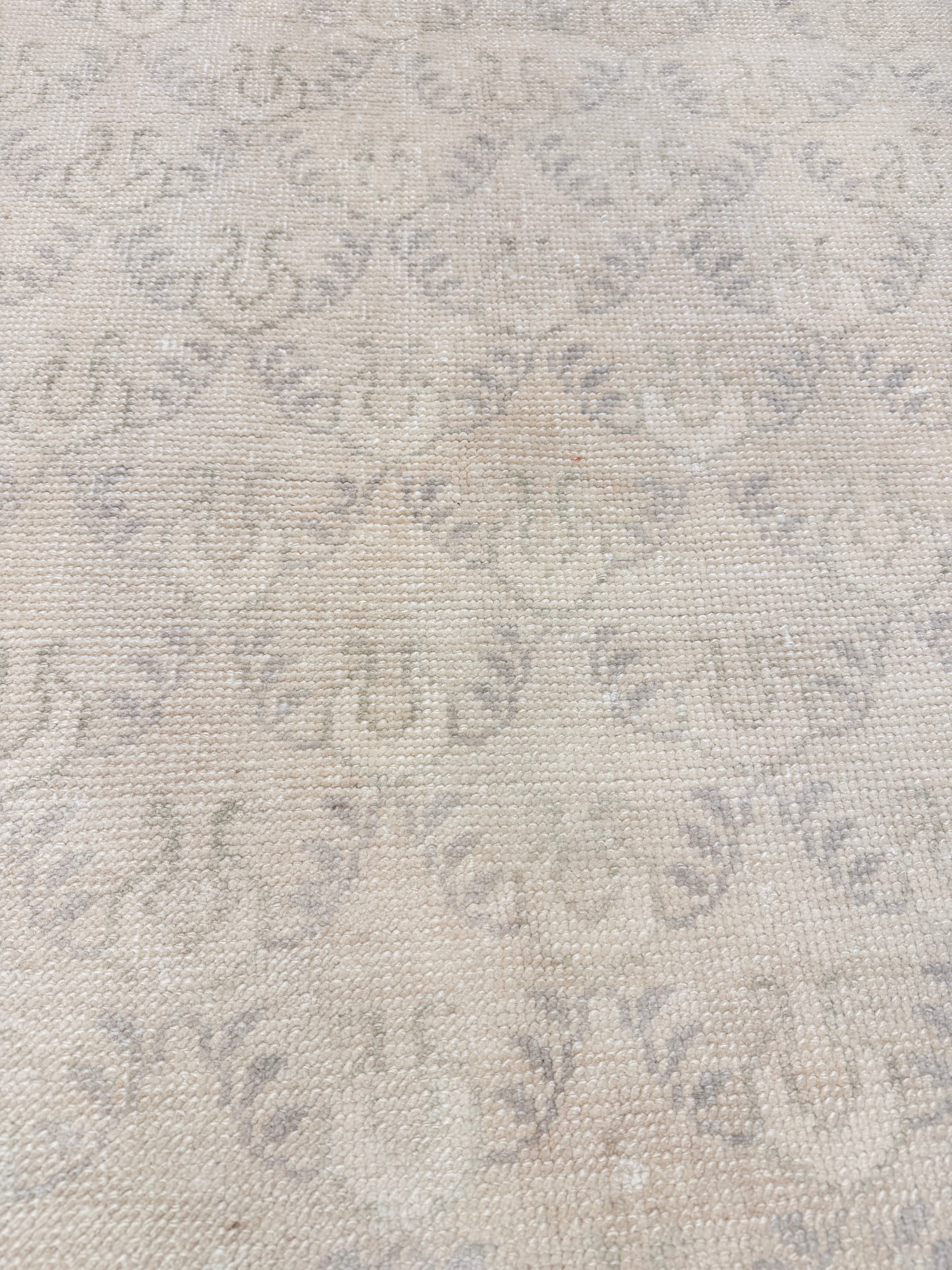 Rebecca Thomas 2.9x6.2 Turkish Cream Rug