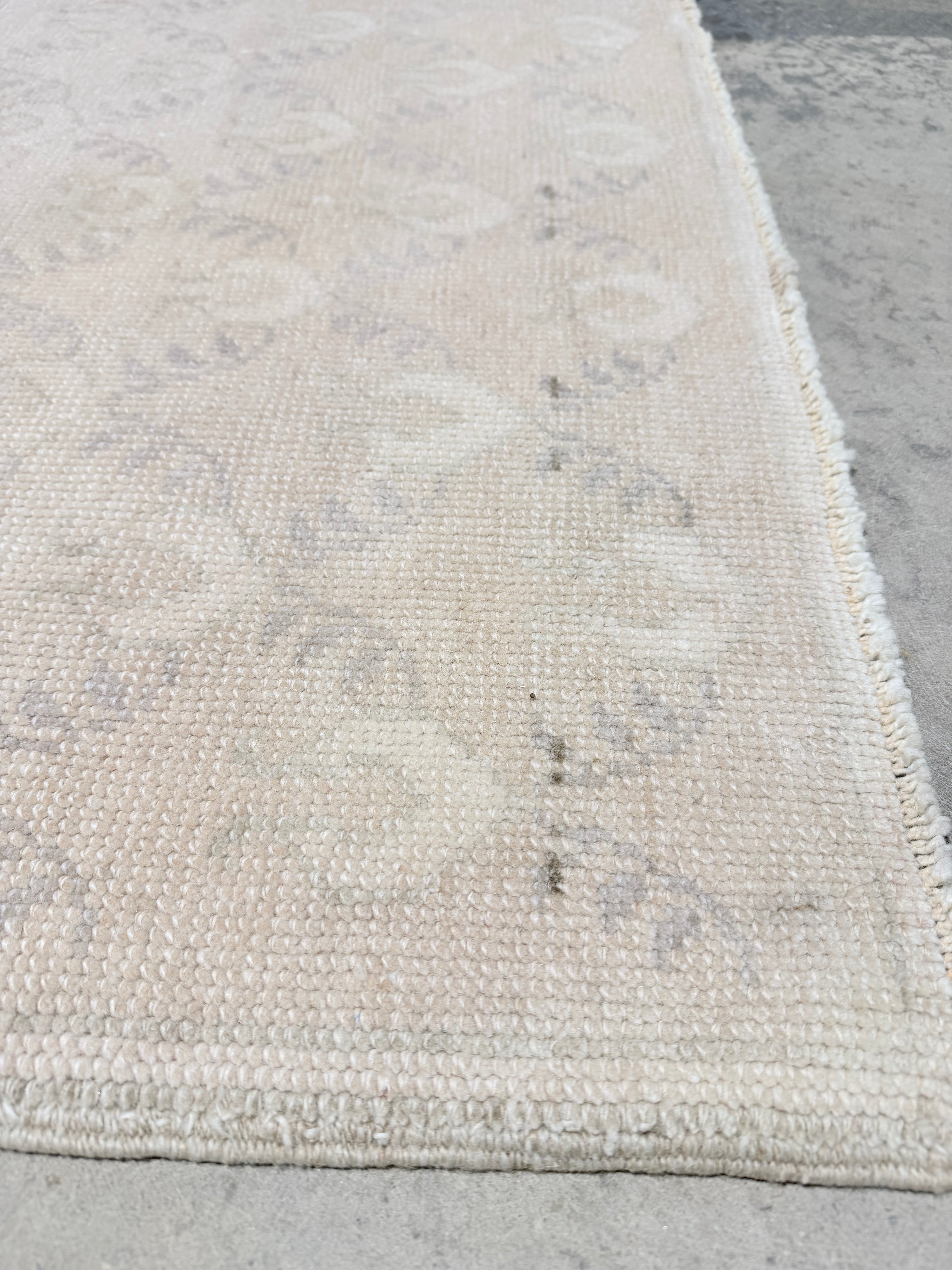 Rebecca Thomas 2.9x6.2 Turkish Cream Rug