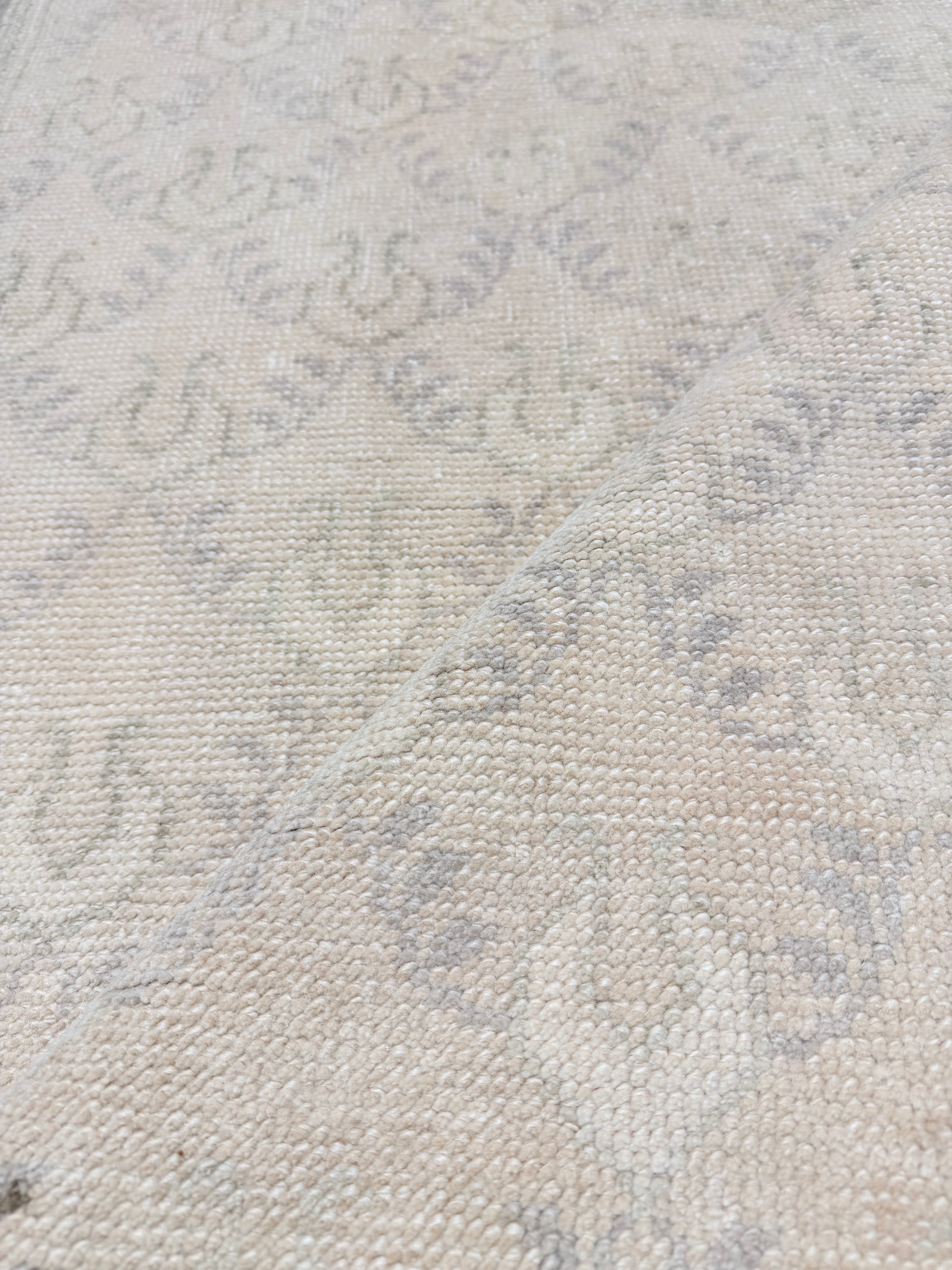 Rebecca Thomas 2.9x6.2 Turkish Cream Rug