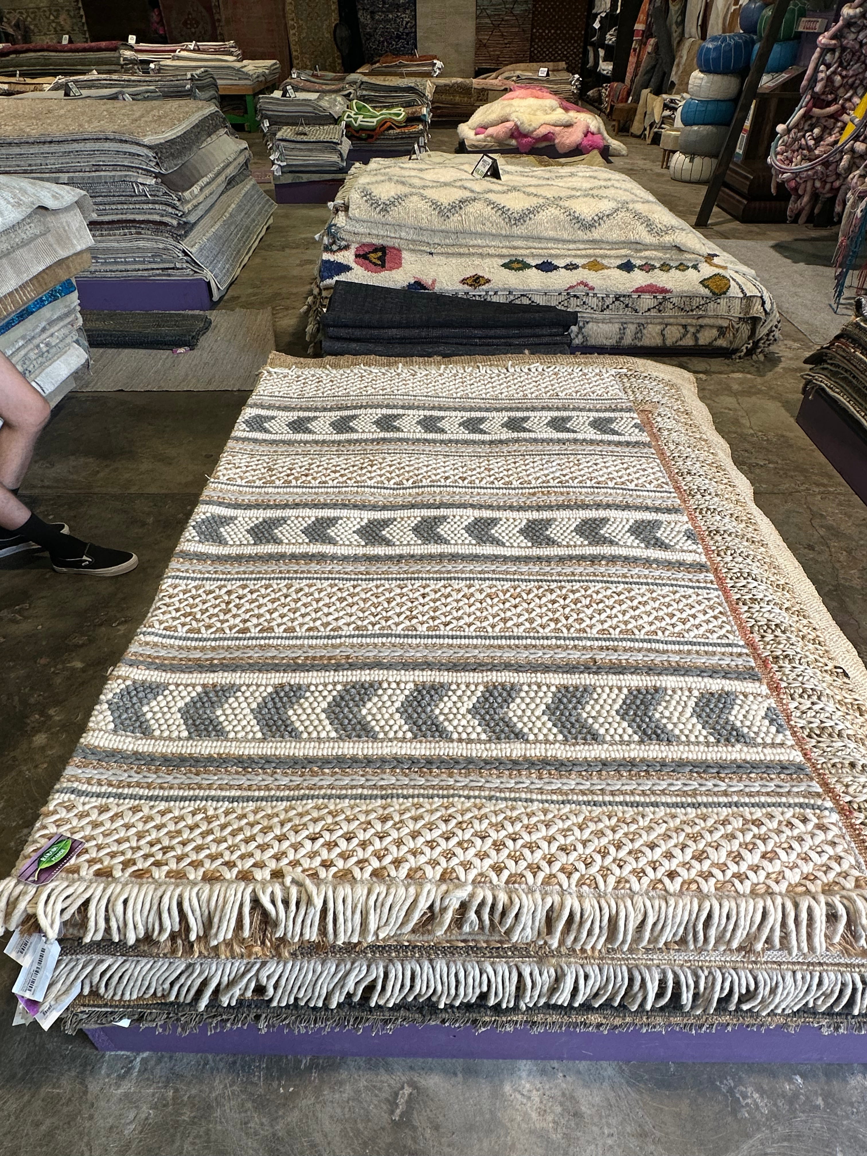 Republique Handwoven Jute and Wool Natural Rug (Multiple Sizes)