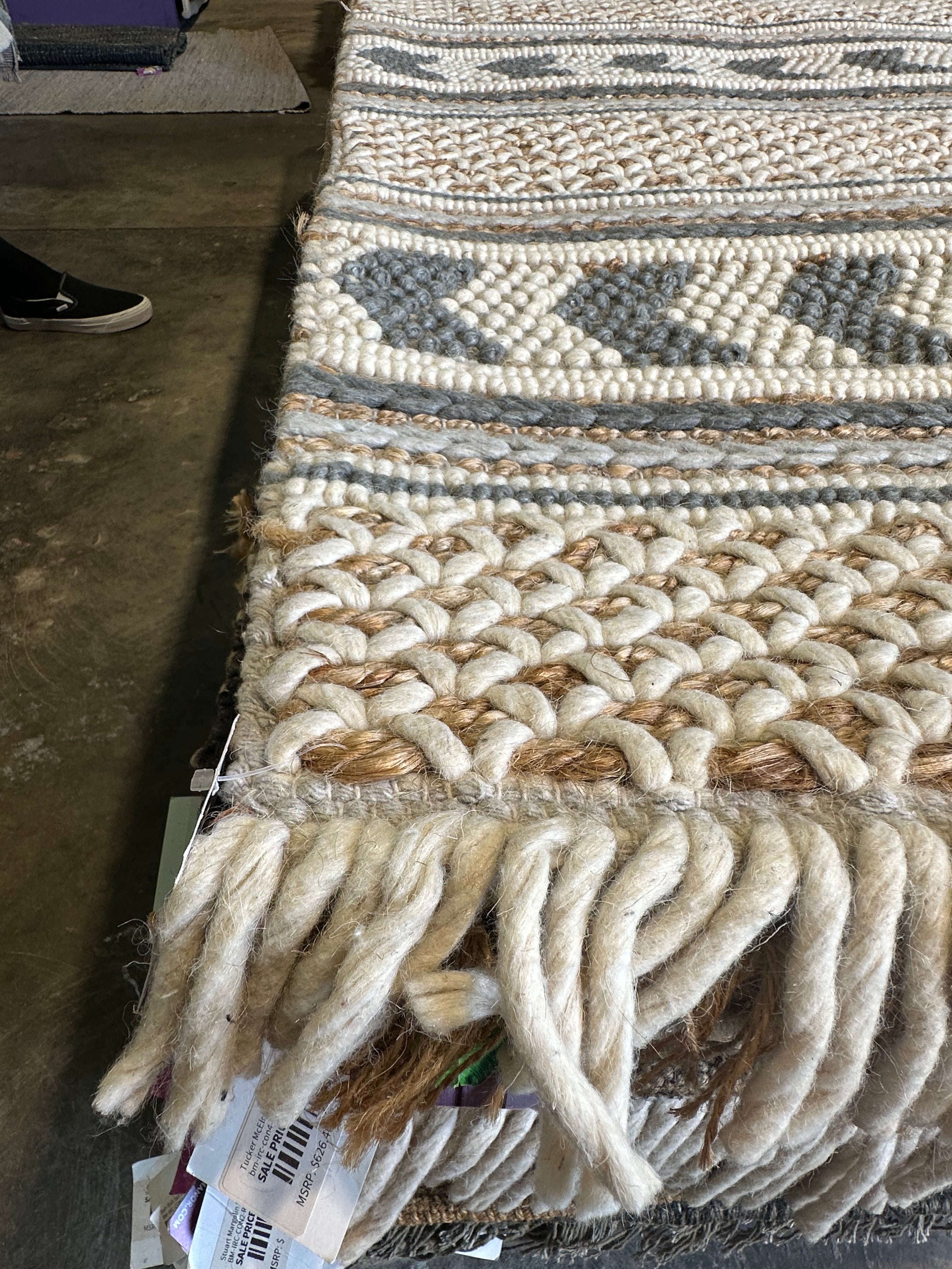 Republique Handwoven Jute and Wool Natural Rug (Multiple Sizes)