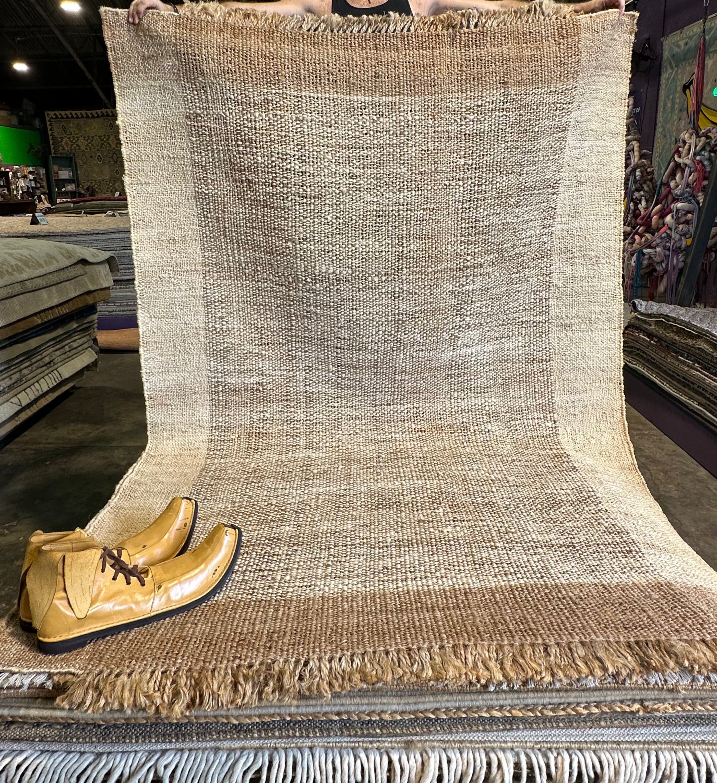 Gozer 5.3x7.6 Handwoven Natural Jute Rug