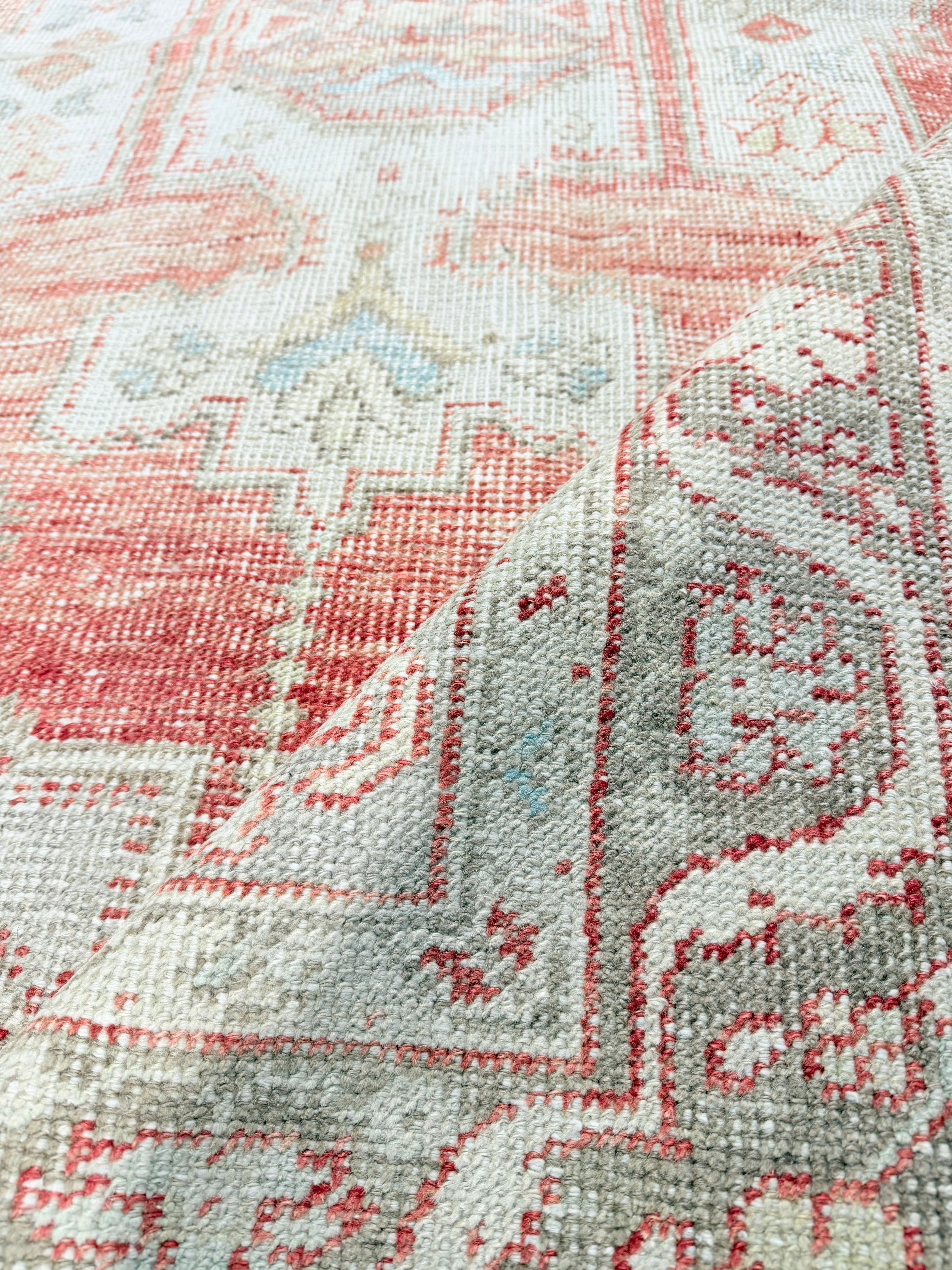 Stacy Austin 4.10x8 Turkish Ivory and Red Rug