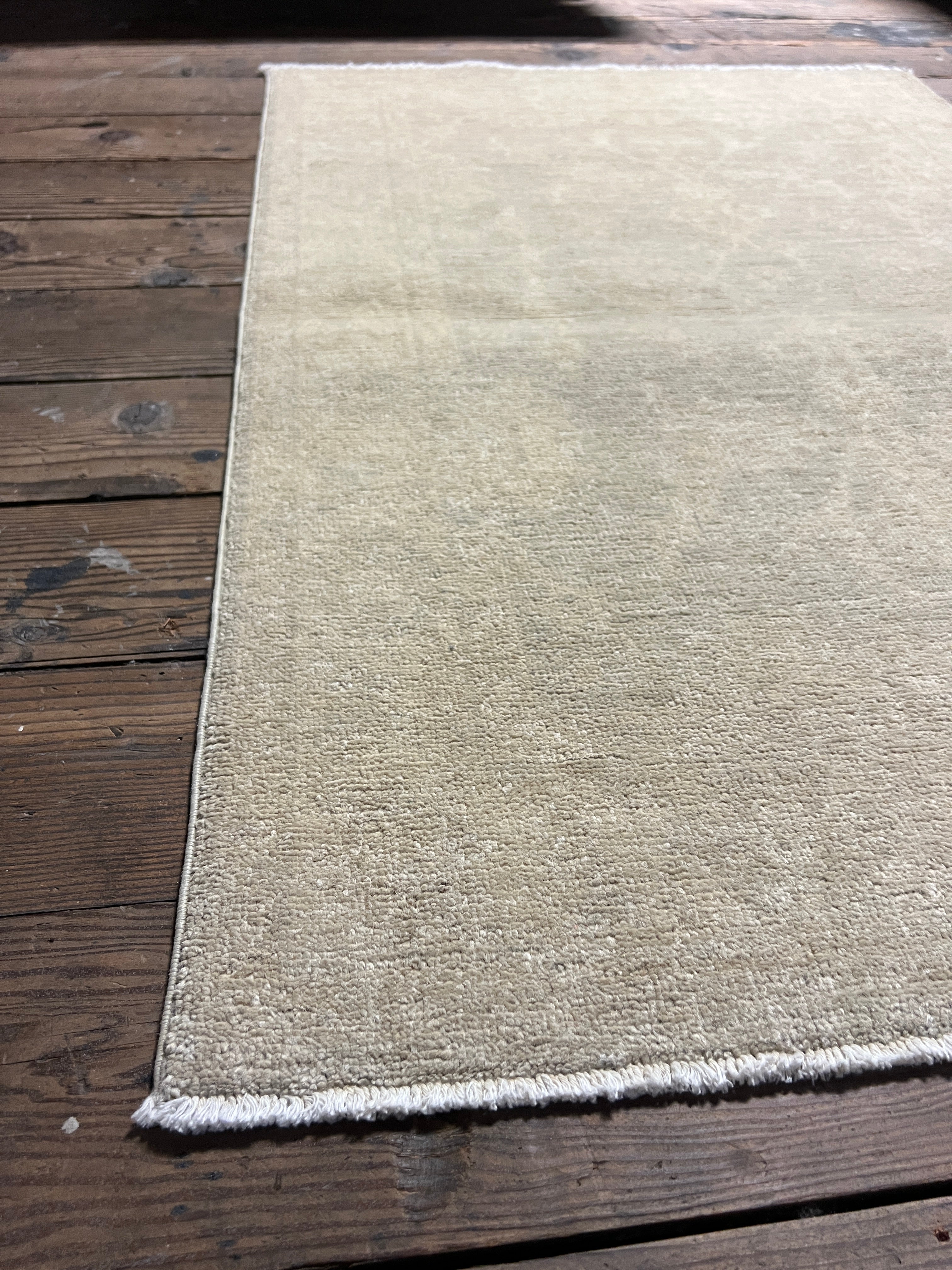 Pam 2.8x3.10 Ivory and Grey Hand-Knotted Farhan Rug