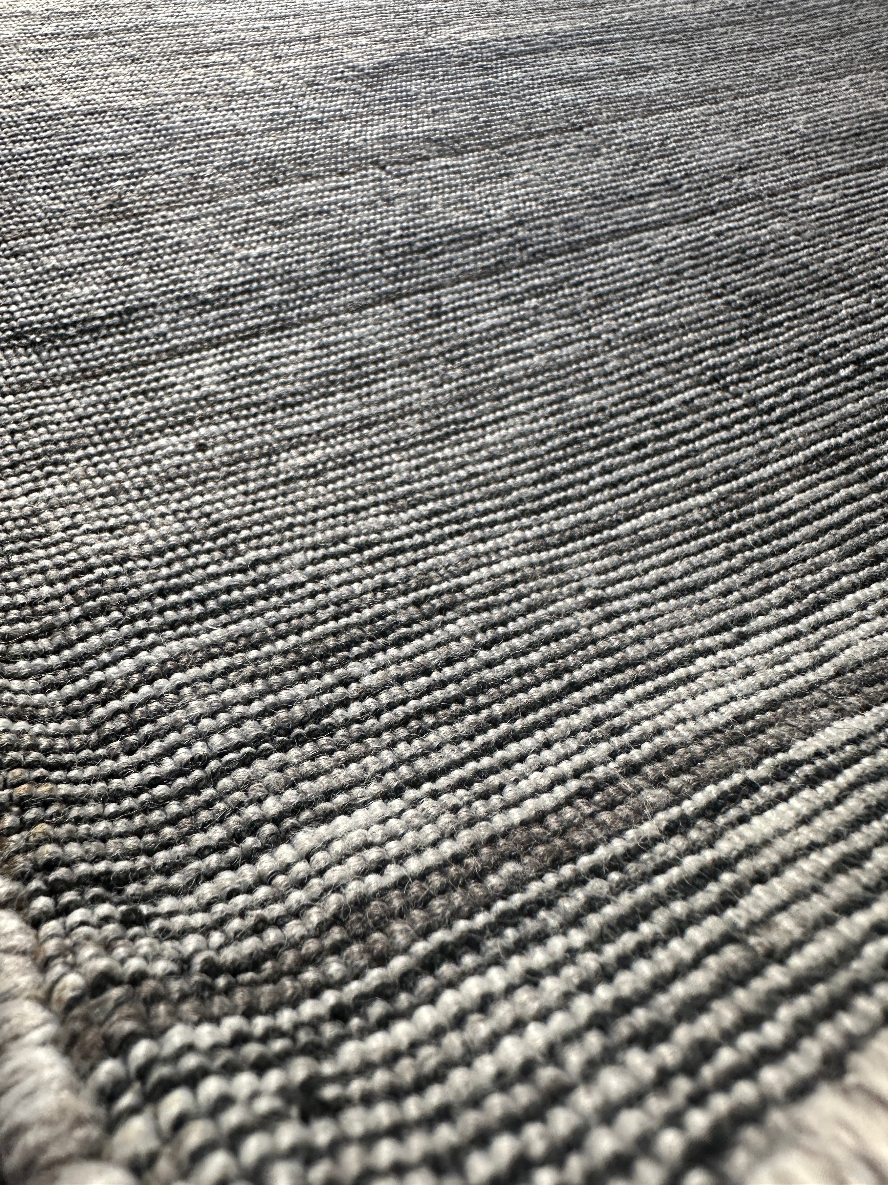 Brandon Walsh 5.3x7.6 Handwoven Durrie Silver and Grey