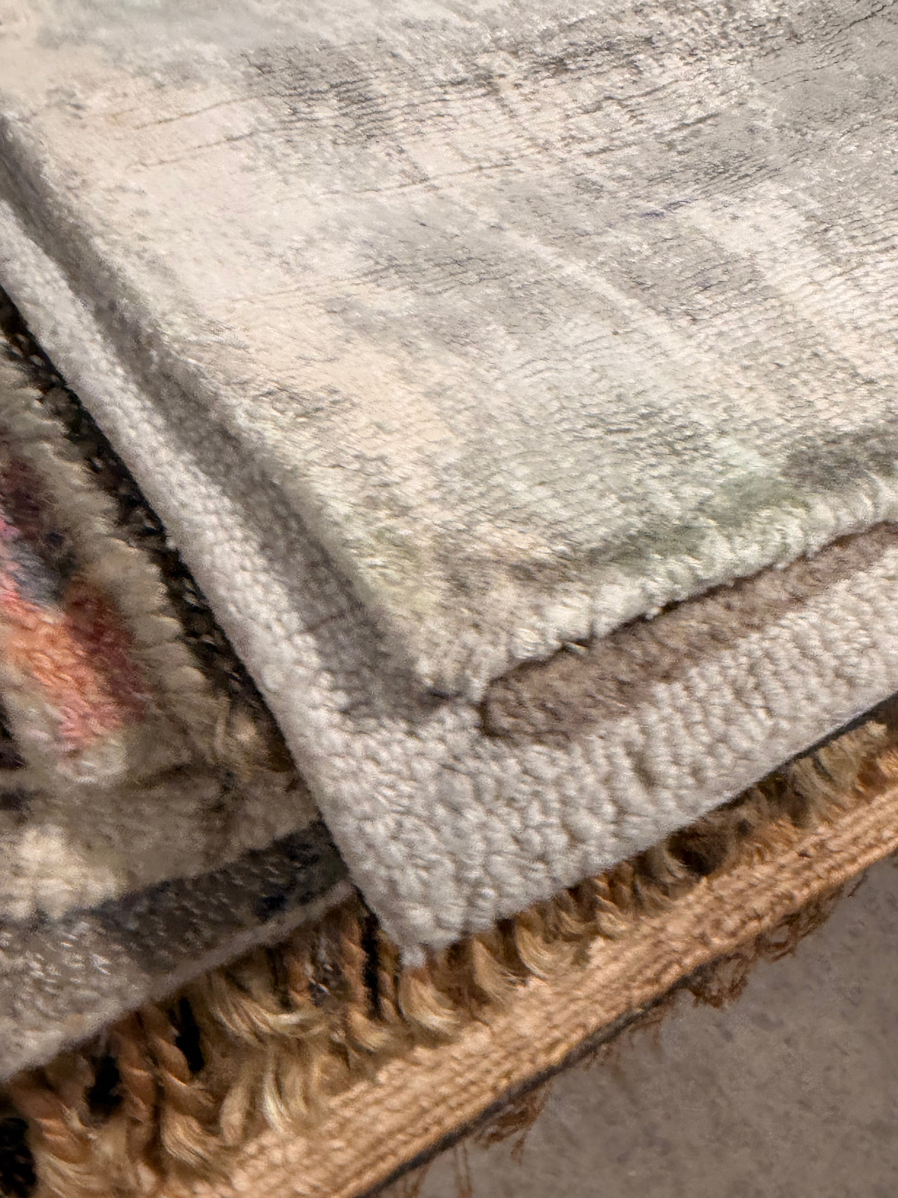 Ian Handwoven Silver & Grey Modern Viscose (Multiple Sizes)