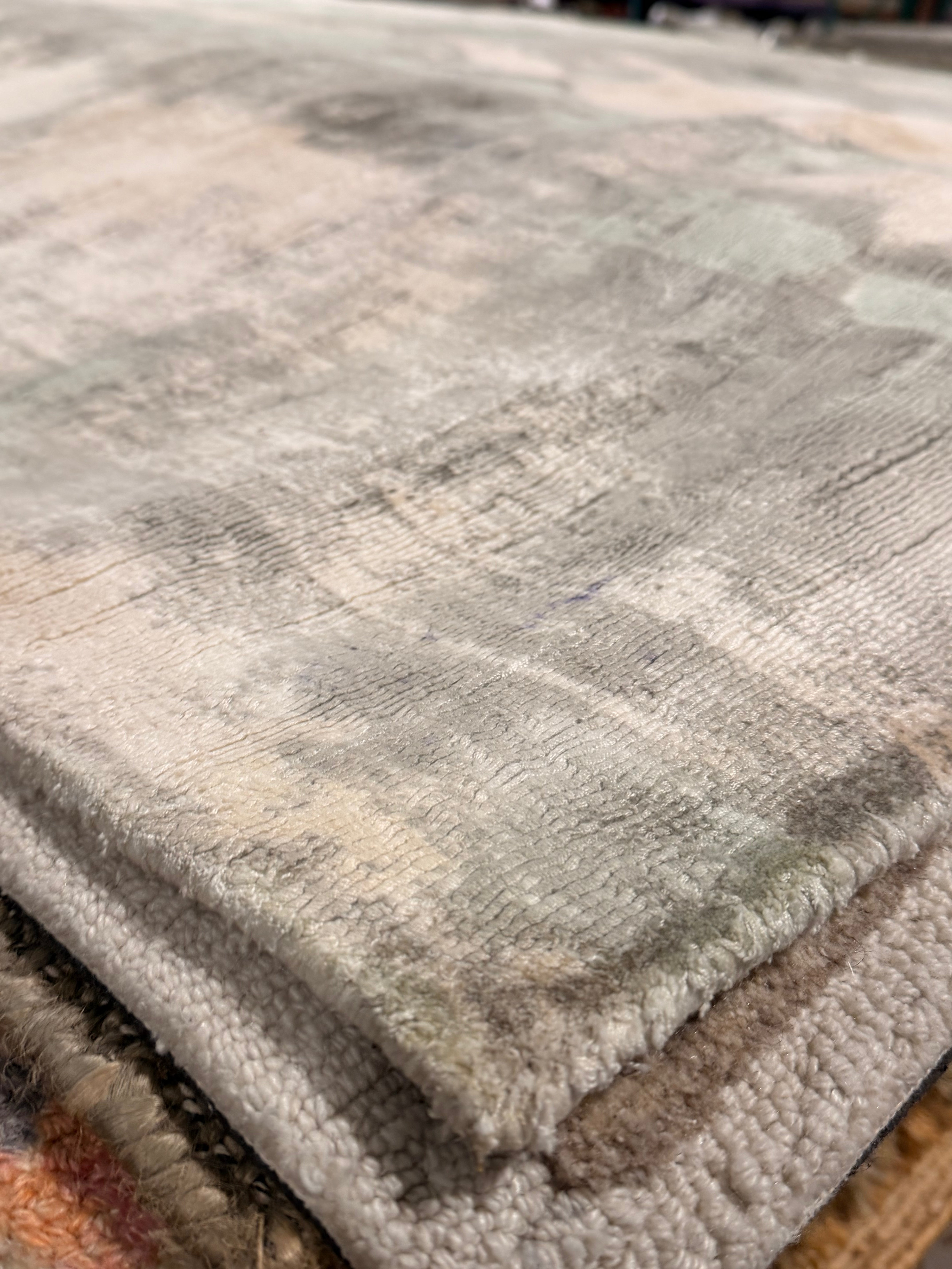 Ian Handwoven Silver & Grey Modern Viscose (Multiple Sizes)