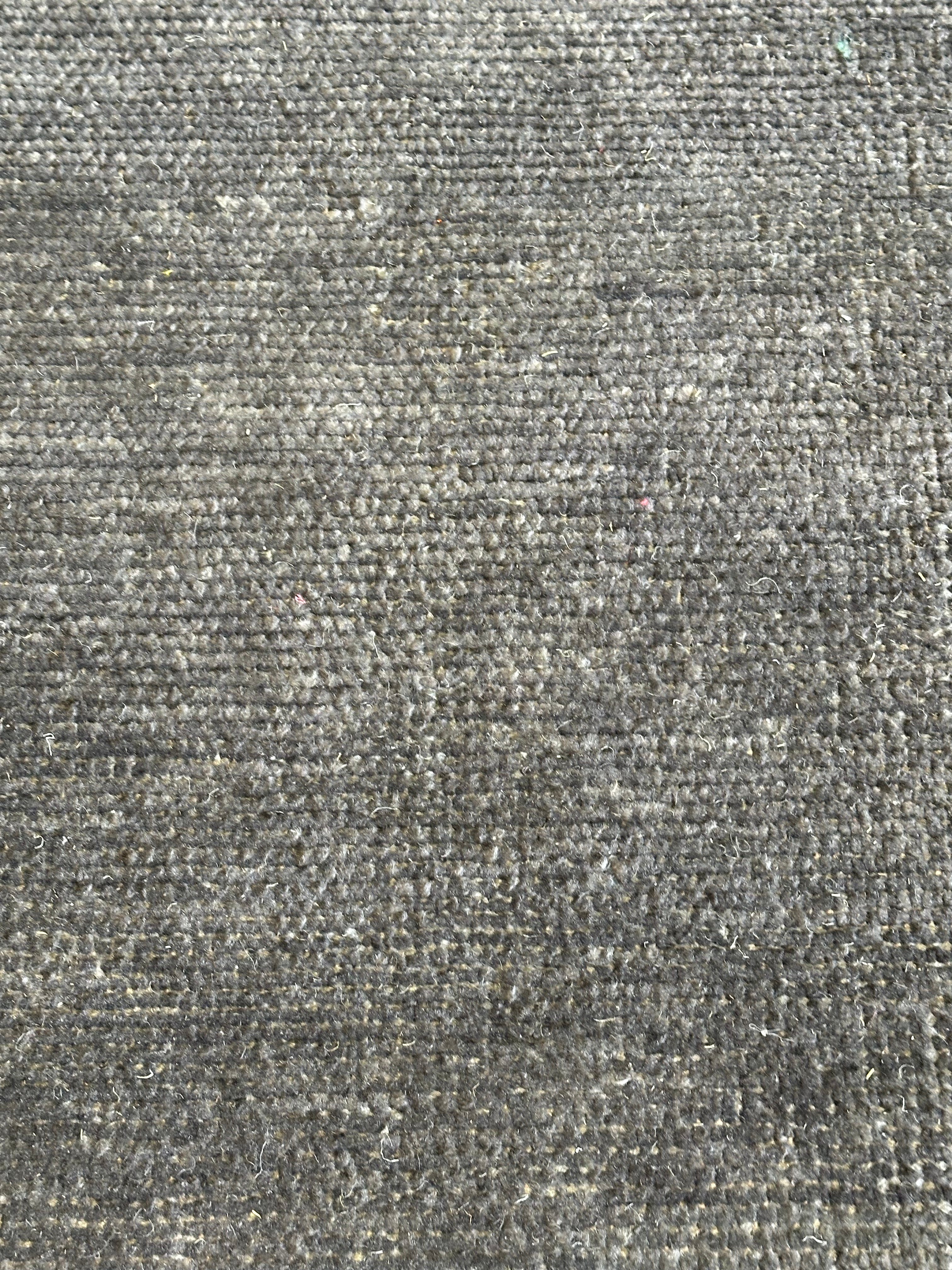 Phillip Gray 5.6x7.6 Dark Grey Handwoven Rug