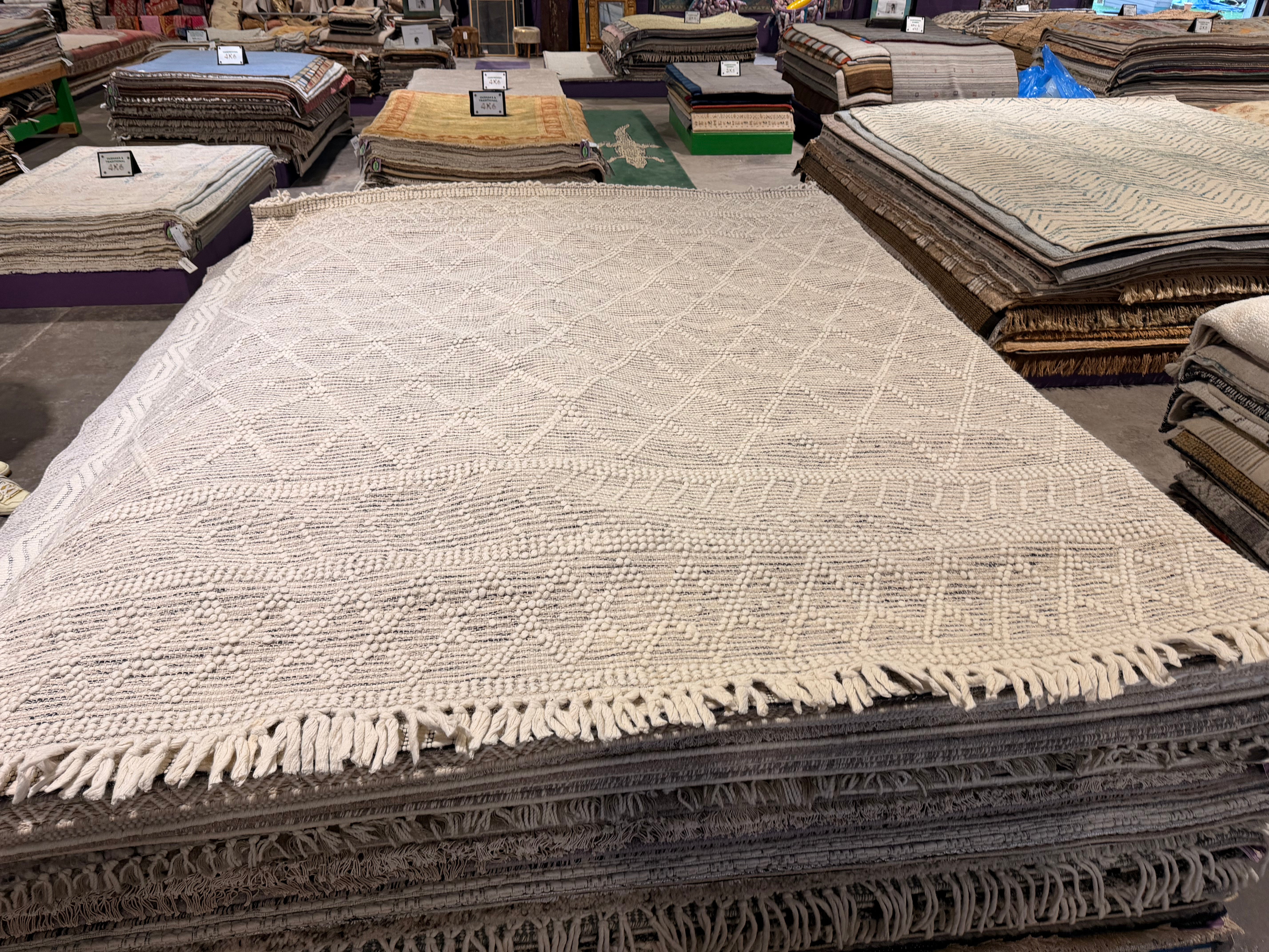 Peanut Butter and Jelly 7.6 x 9.3 Ivory and Natural Hand-Tufted Rug