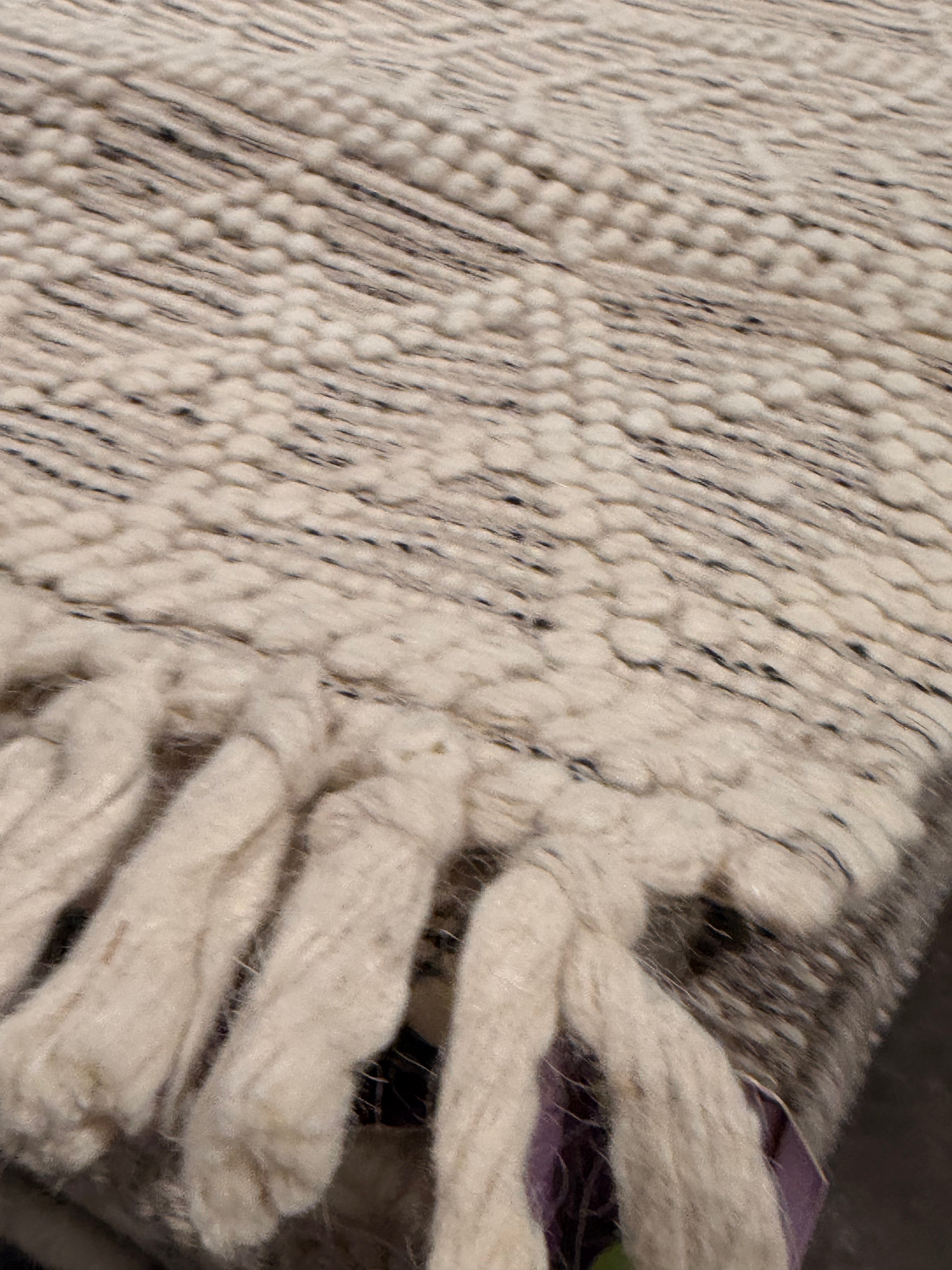 Peanut Butter and Jelly 7.6 x 9.3 Ivory and Natural Hand-Tufted Rug