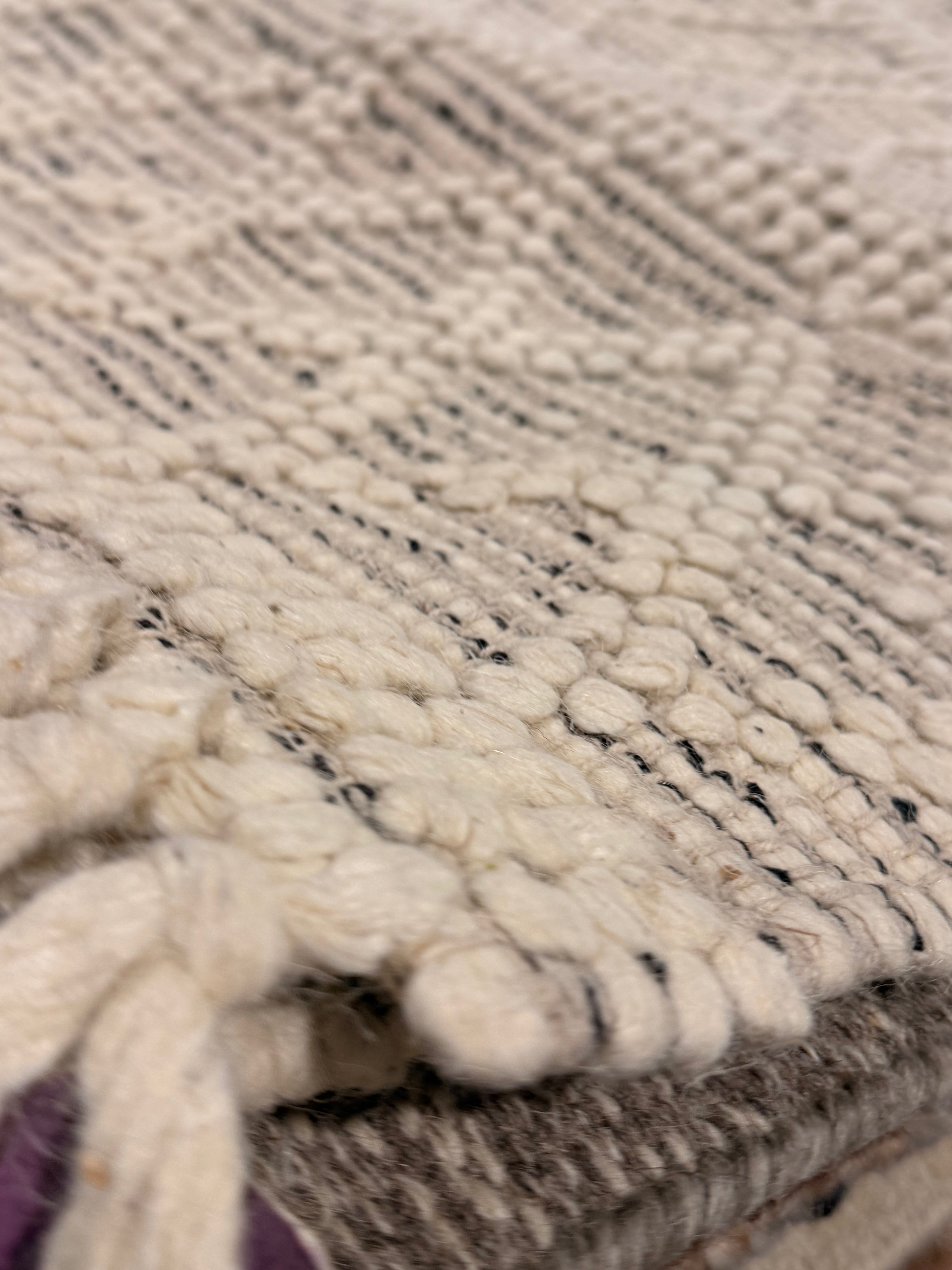 Peanut Butter and Jelly 7.6 x 9.3 Ivory and Natural Hand-Tufted Rug