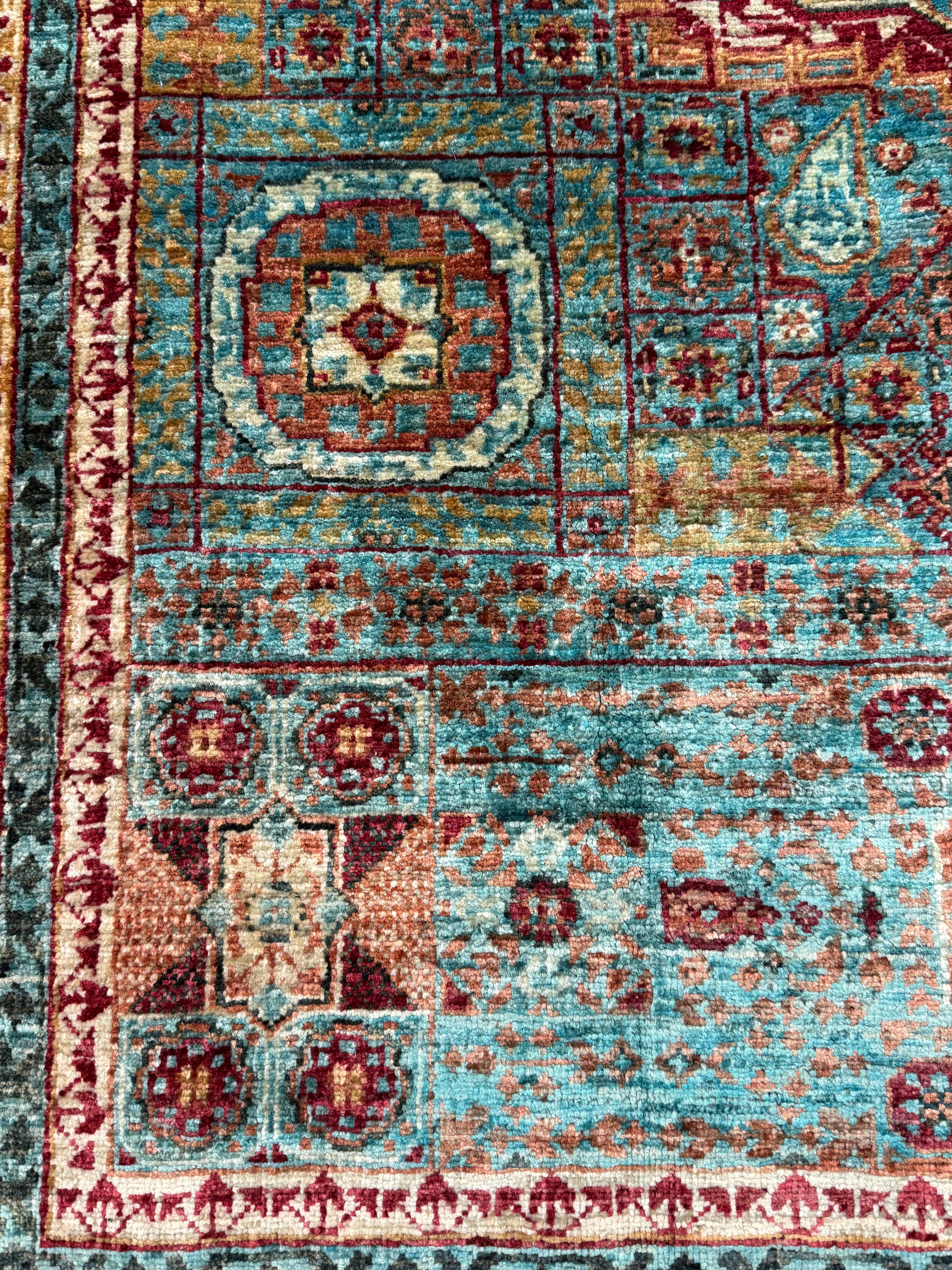 Leilaa 5.3x6.9 Blue and Red Afghani Mamluk Rug