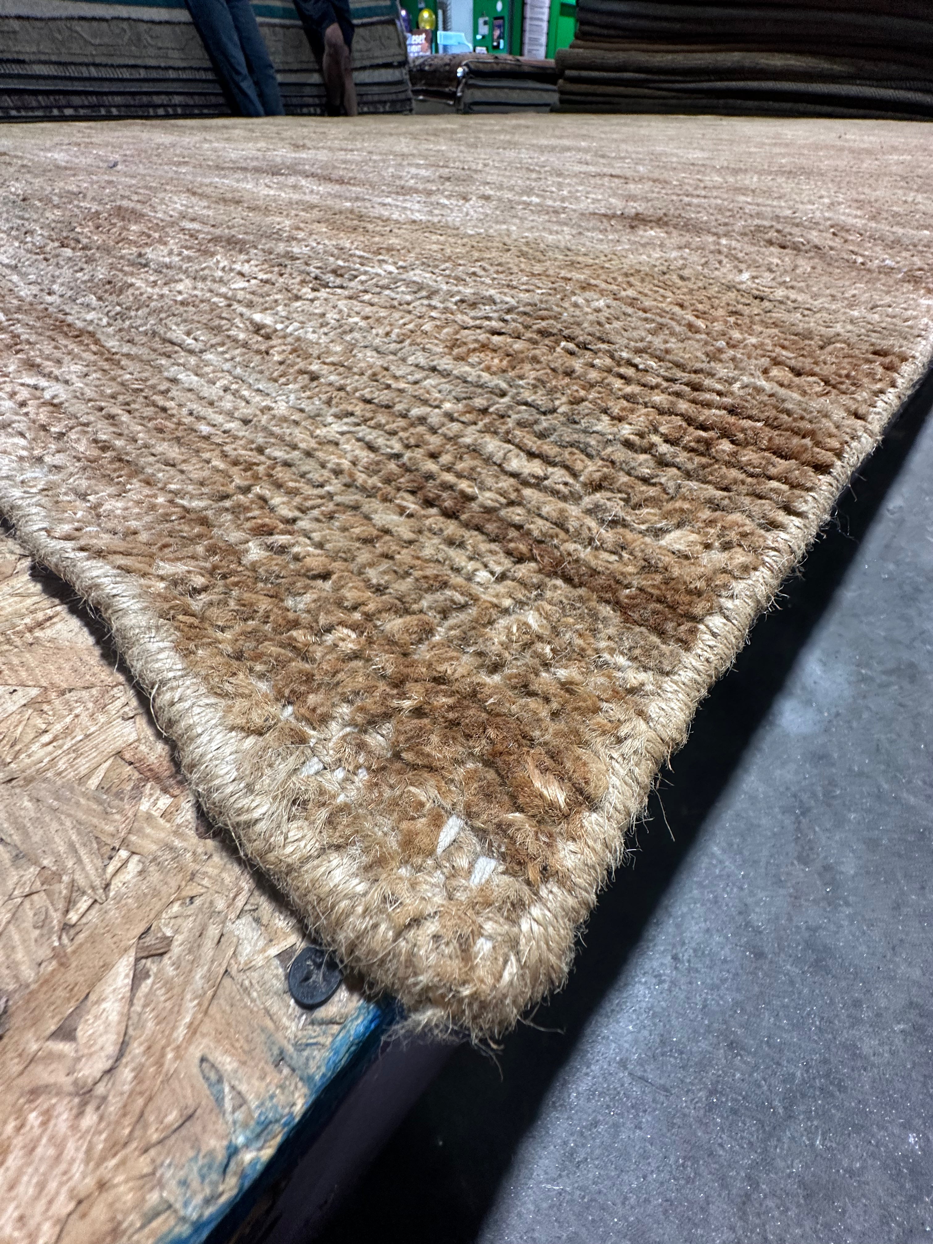 Juan Epstein Natural Tip Sheared Handwoven Jute Durrie Rug (Multiple Sizes)