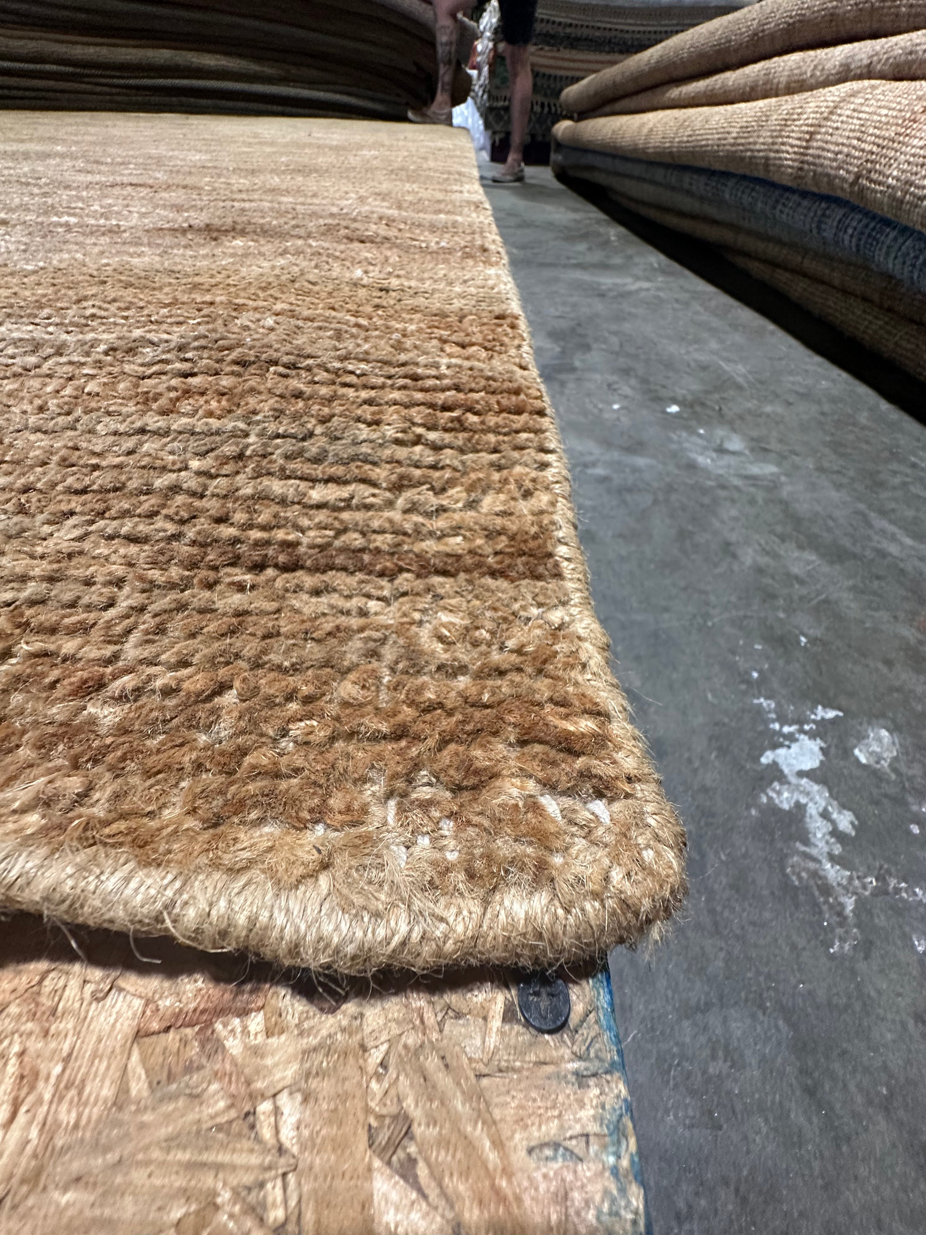 Juan Epstein Natural Tip Sheared Handwoven Jute Durrie Rug (Multiple Sizes)