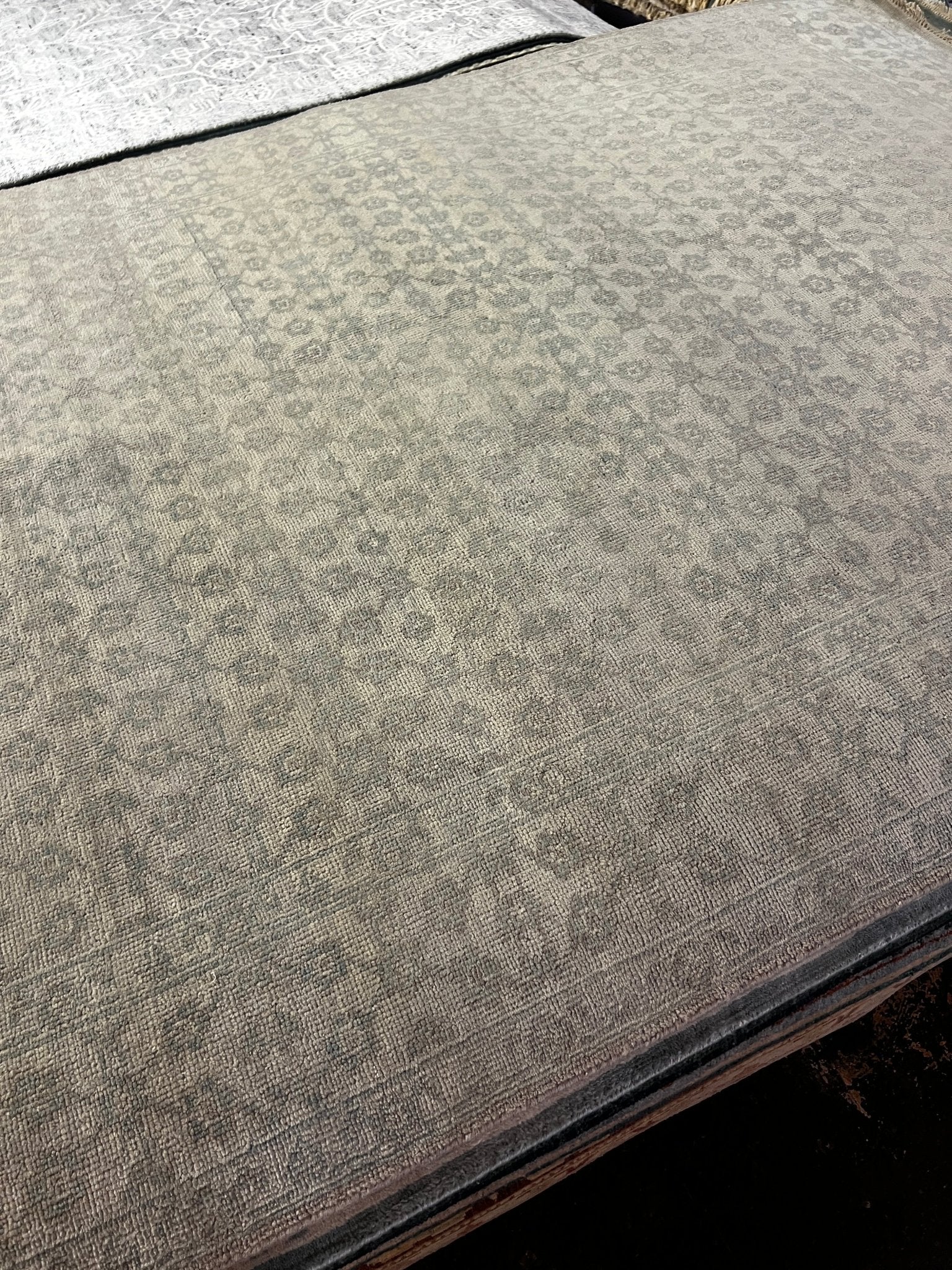 Amilee Wendt 6x8.9 Silver and Grey Hand-Knotted Lichi Rug | Banana Manor Rug Factory Outlet