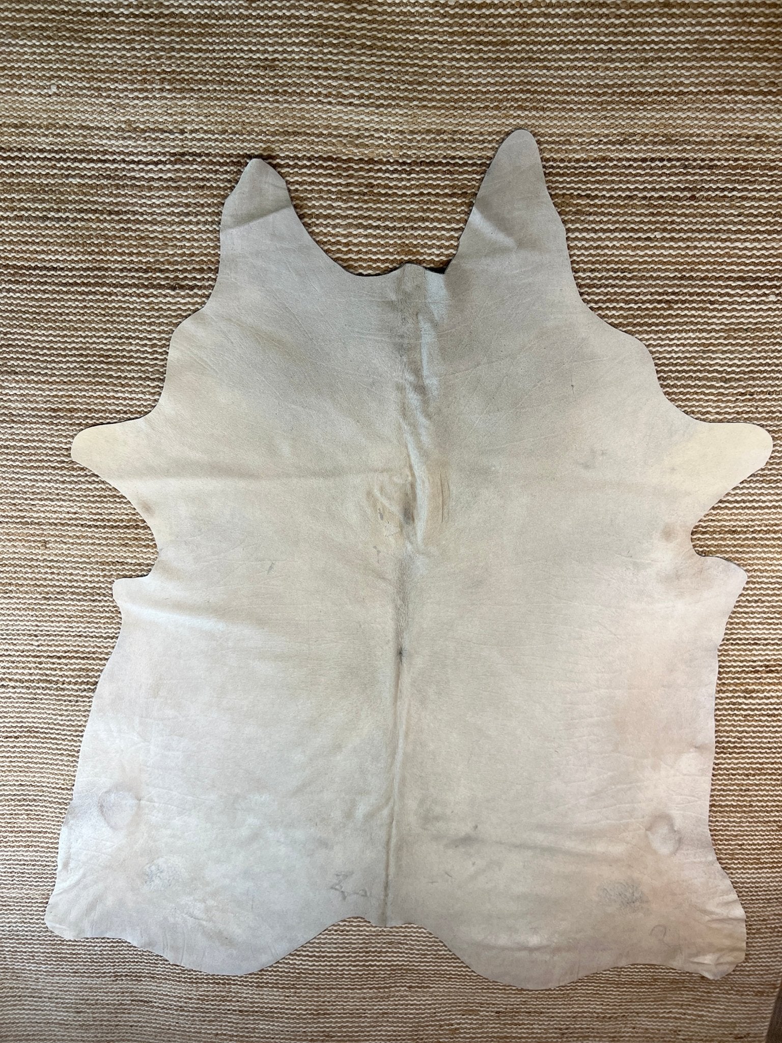 Devore Off White 6.11x7.10 XXLarge Cowhide Rug | Banana Manor Rug Factory Outlet